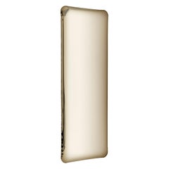 Specchio da parete scultoreo Tafla Q1 in oro chiaro di Zieta