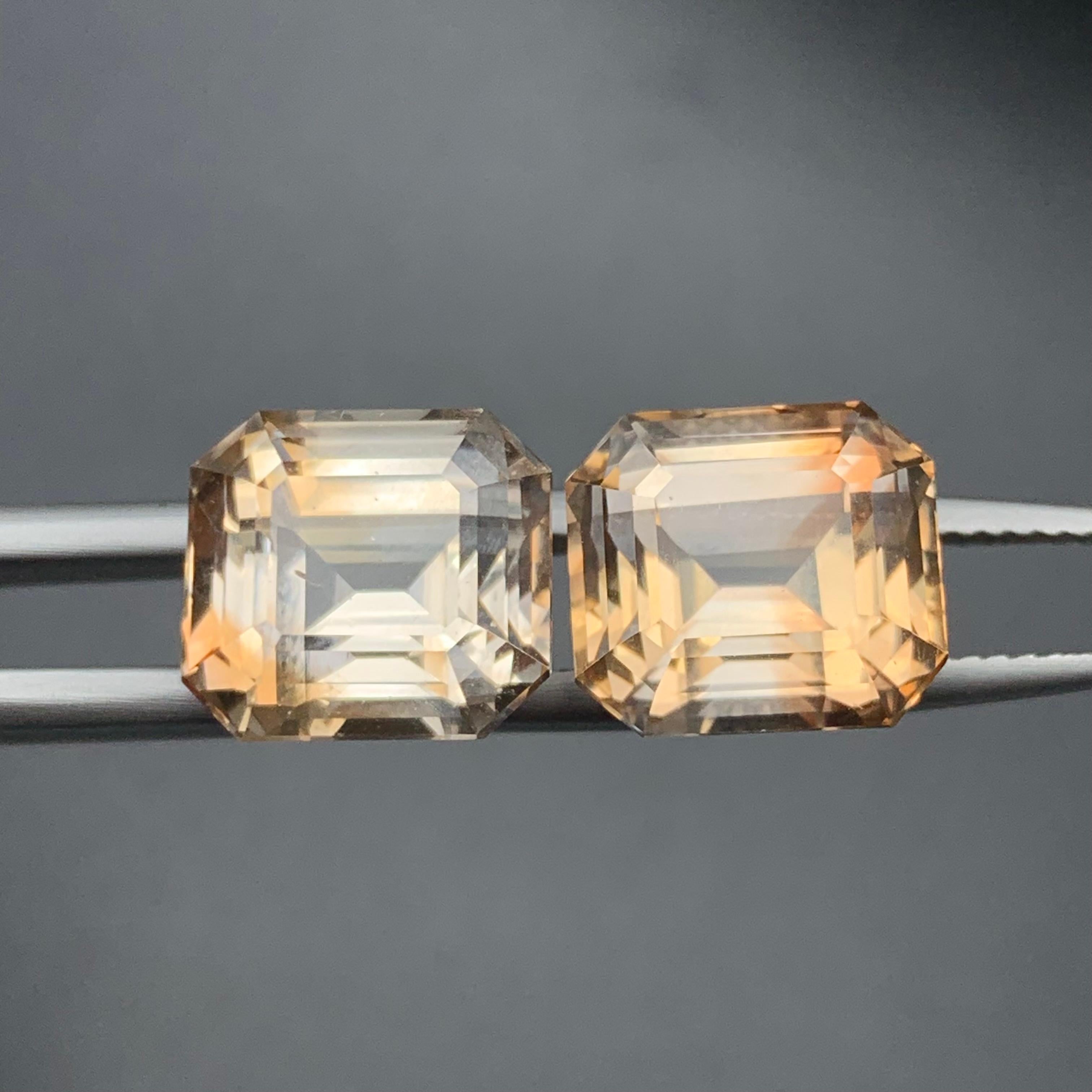 Light Golden Brown Natural Topaz Loose Gemstones Pair Set 15.80 Ct Emerald Cut For Sale 7
