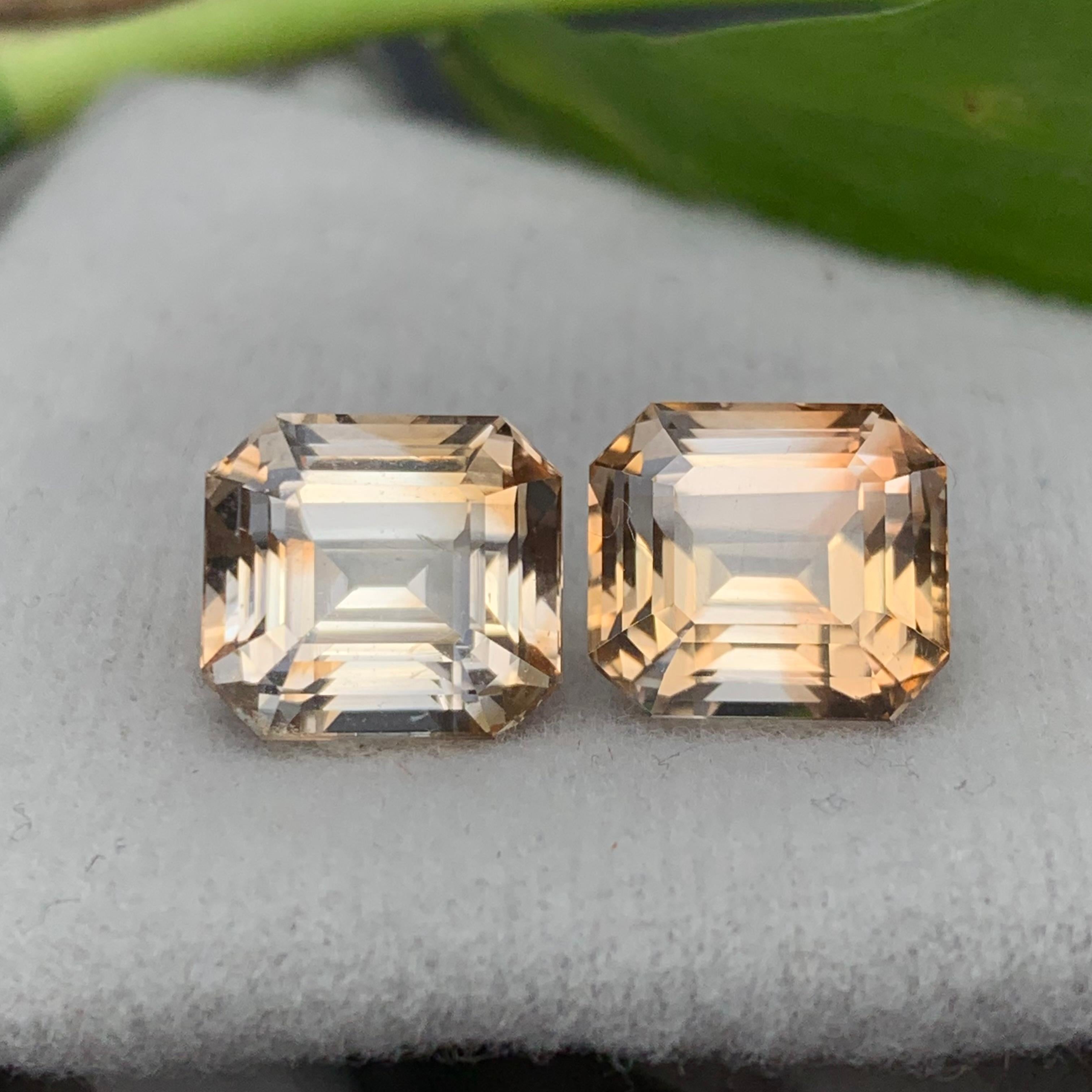 Light Golden Brown Natural Topaz Loose Gemstones Pair Set 15.80 Ct Emerald Cut For Sale 4