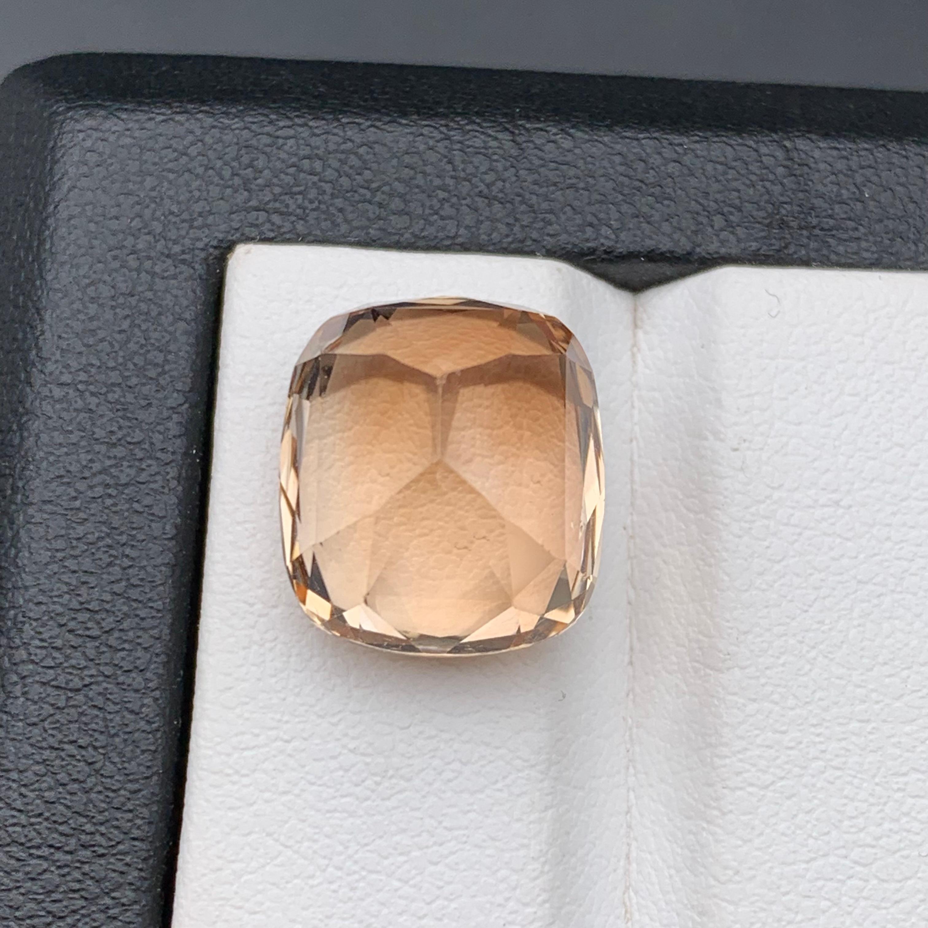 Cushion Cut Light Golden Brown Natural Topaz Necklace Pendant Loose Gemstone 18.50Ct Cushion For Sale