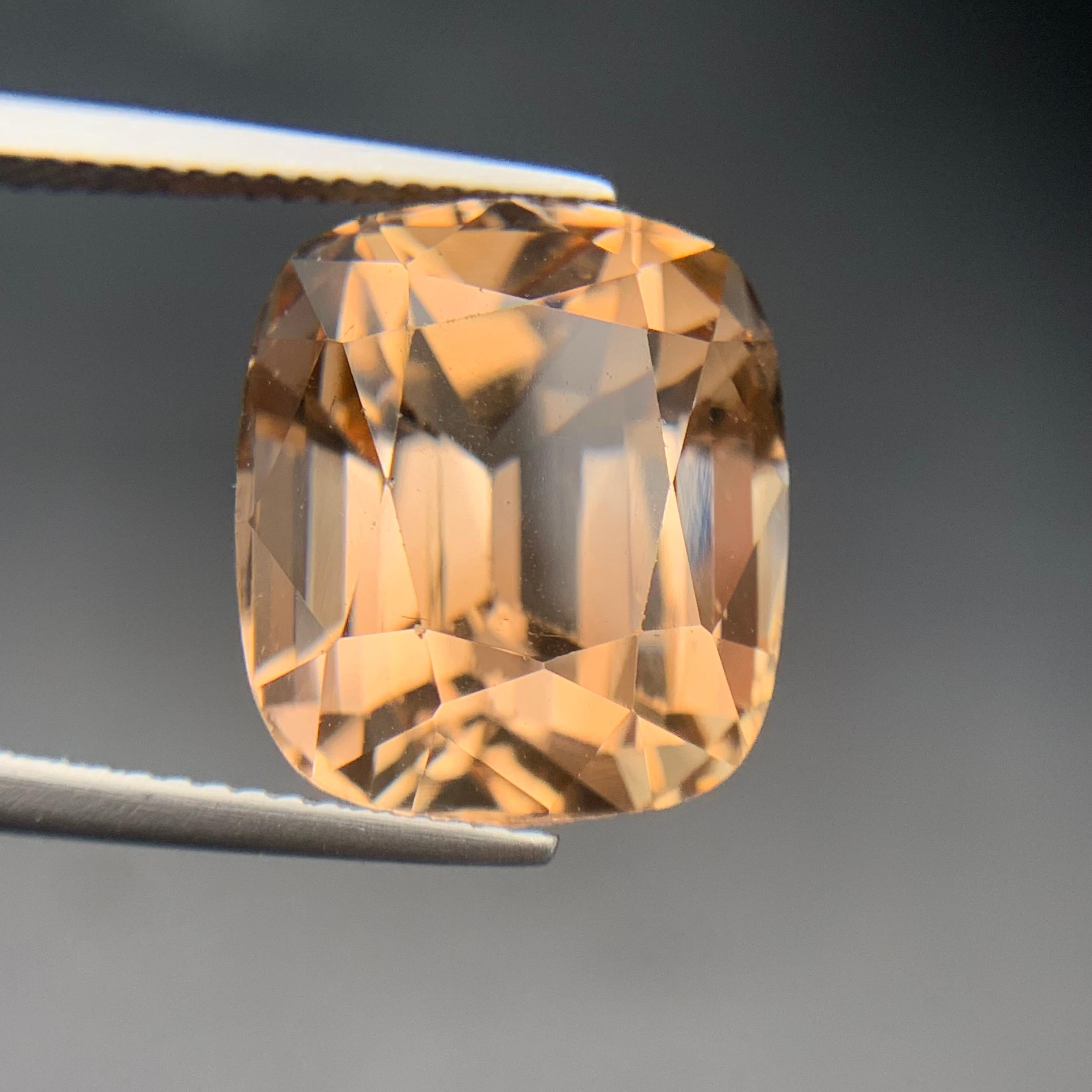 Women's or Men's Light Golden Brown Natural Topaz Necklace Pendant Loose Gemstone 18.50Ct Cushion For Sale