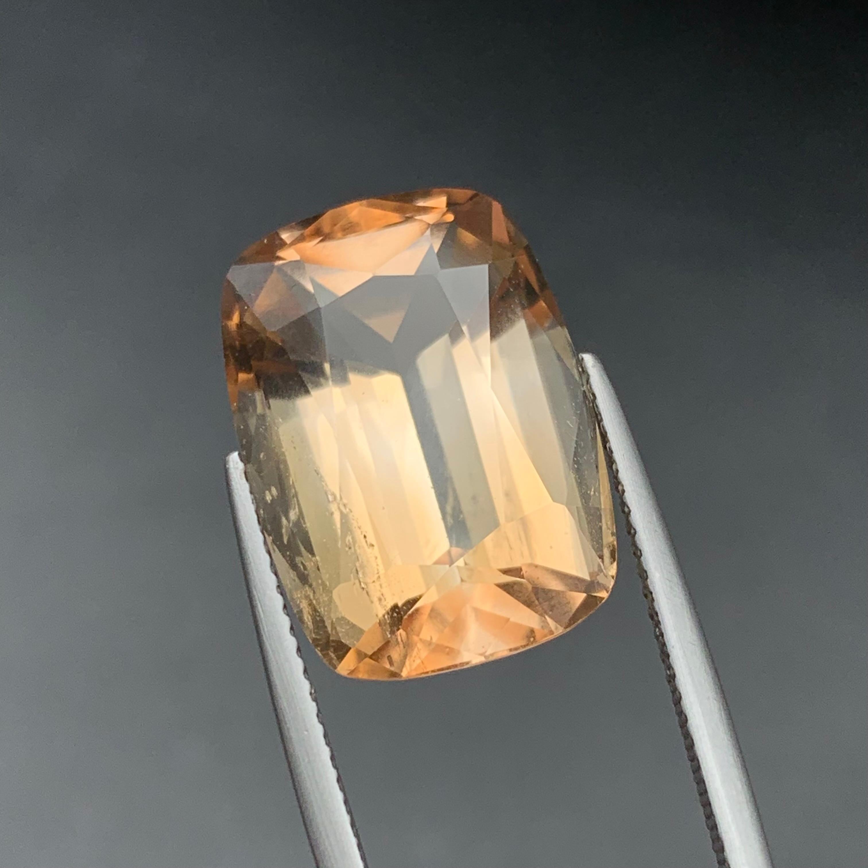 Contemporary Light Golden Brown Natural Topaz Necklace Pendant Loose Gemstone 21.50Ct Cushion For Sale