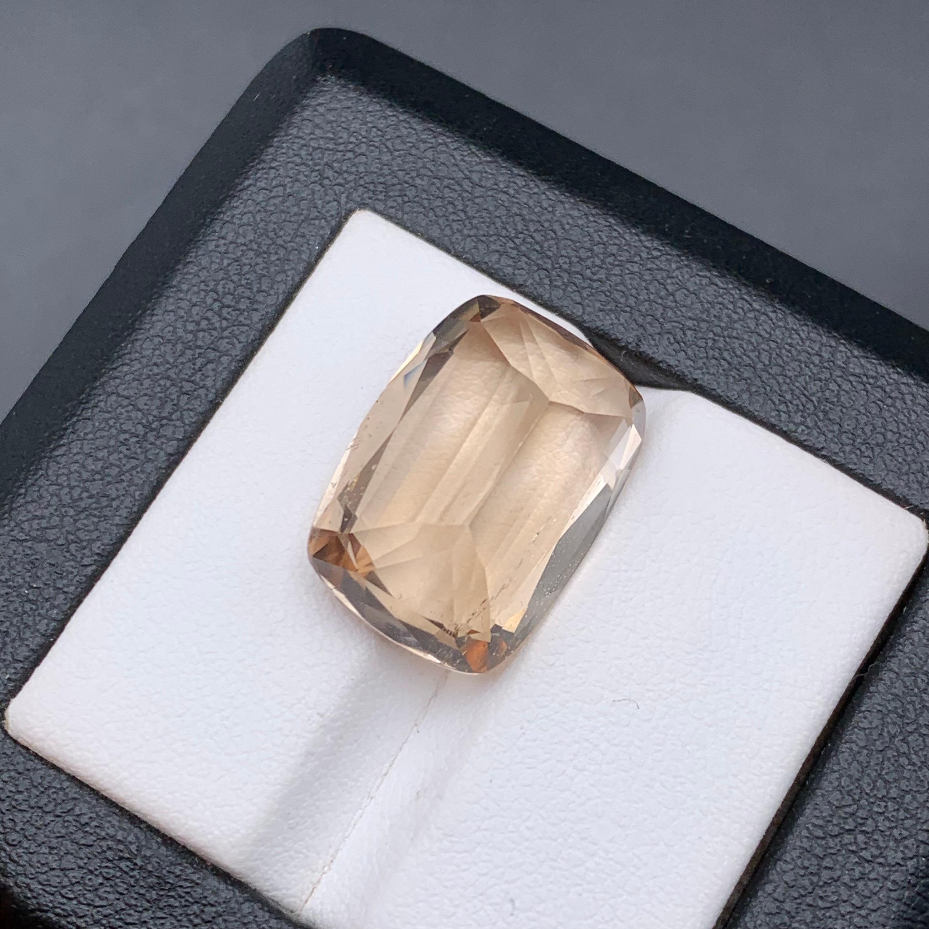 Women's or Men's Light Golden Brown Natural Topaz Necklace Pendant Loose Gemstone 21.50Ct Cushion For Sale