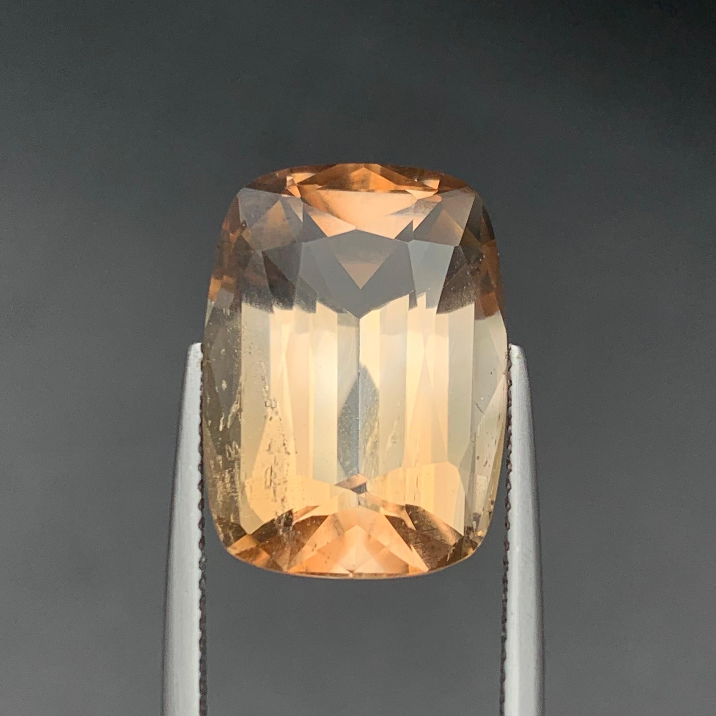 Light Golden Brown Natural Topaz Necklace Pendant Loose Gemstone 21.50Ct Cushion For Sale 1
