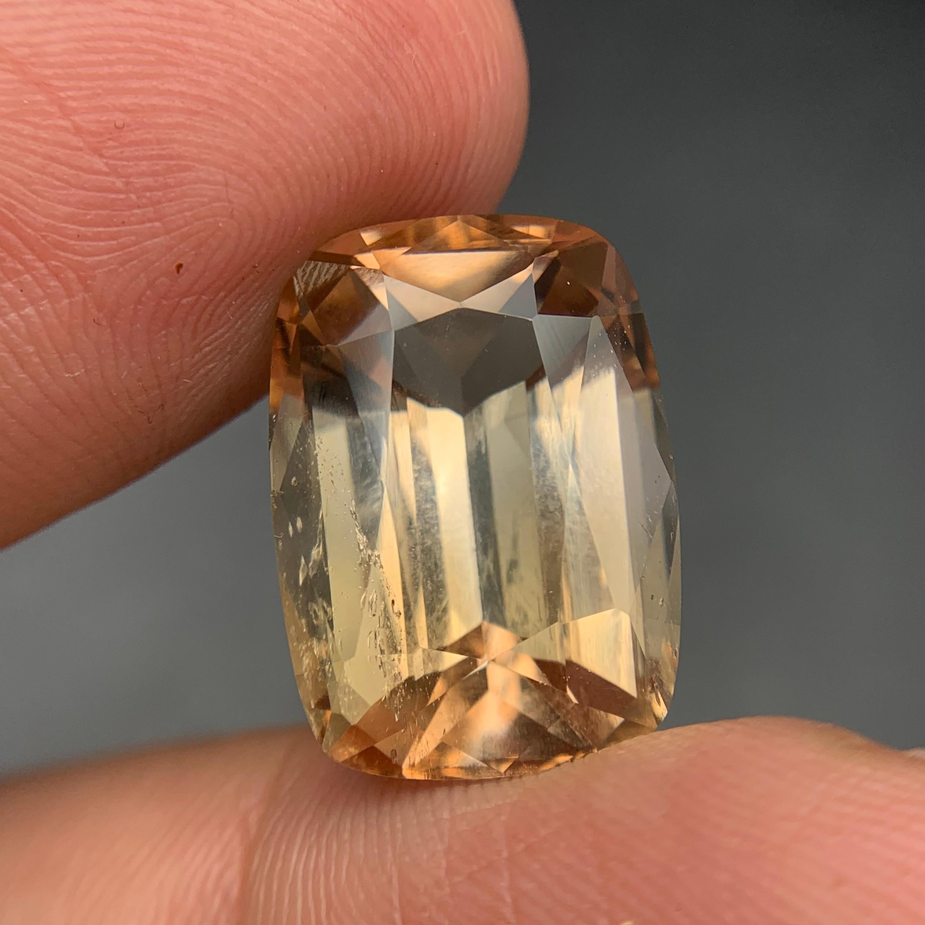 Light Golden Brown Natural Topaz Necklace Pendant Loose Gemstone 21.50Ct Cushion For Sale 2