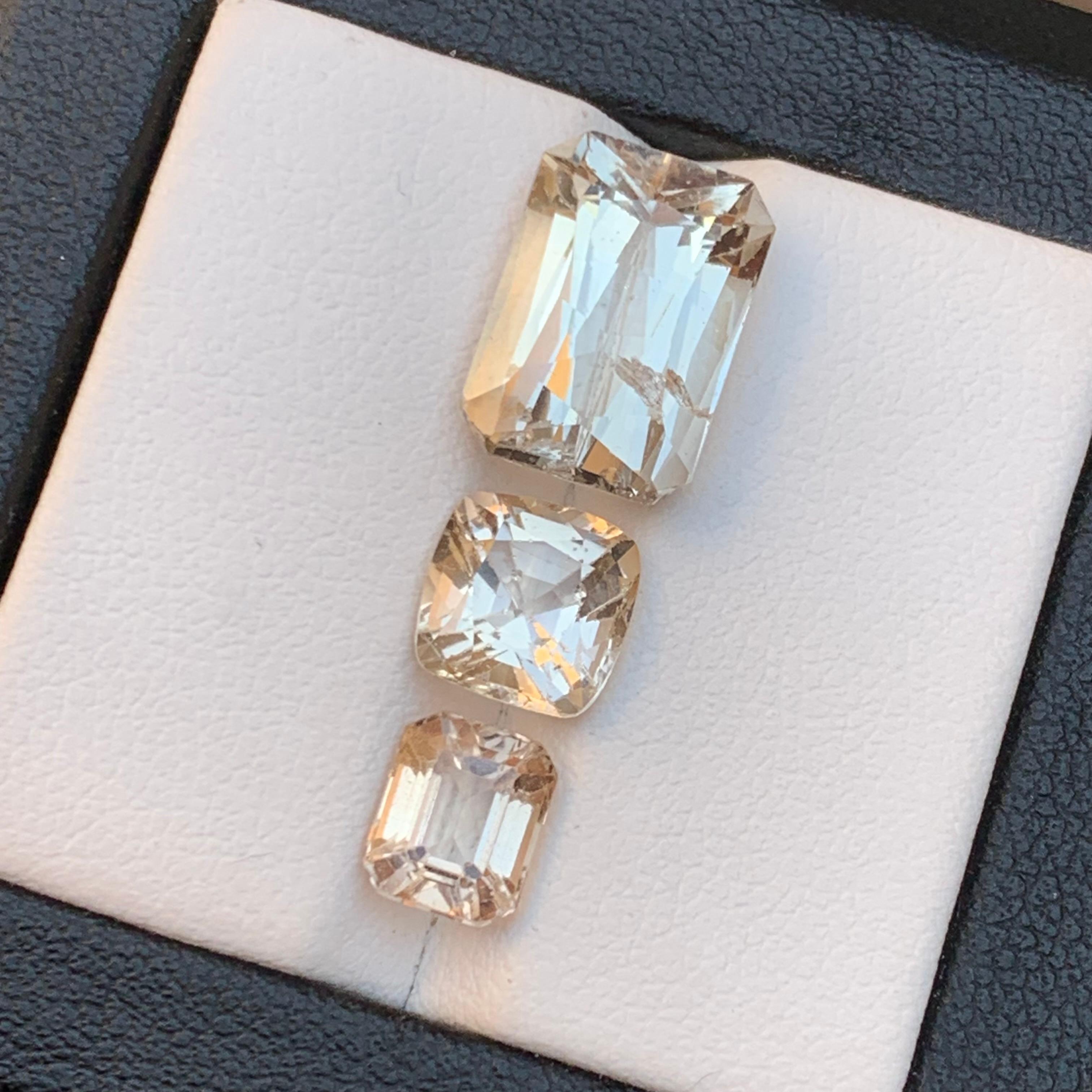 Light Golden Natural Topaz Loose Gemstones Lot 11.75 Ct Cushion Cut for Jewelry For Sale 5