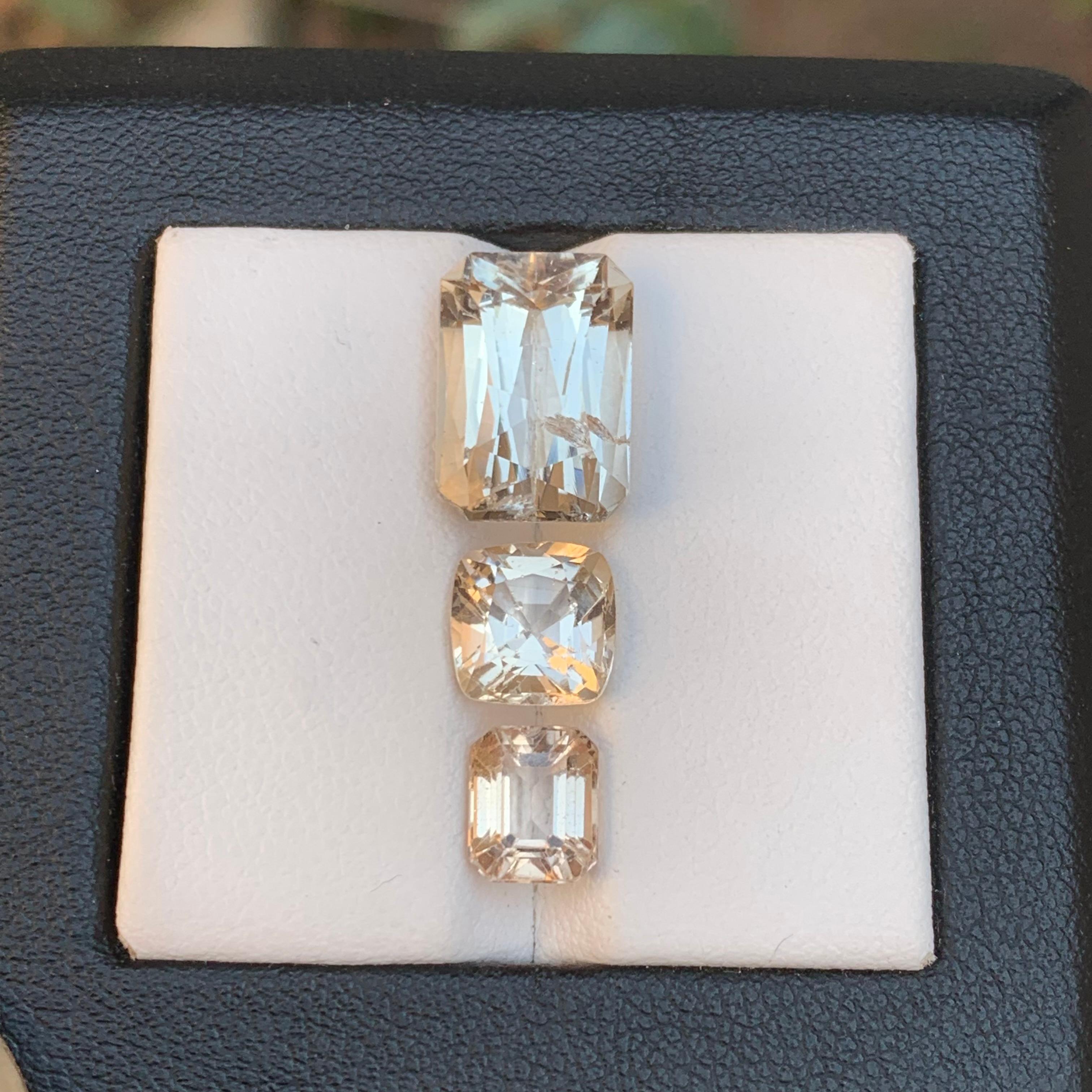 Contemporary Light Golden Natural Topaz Loose Gemstones Lot 11.75 Ct Cushion Cut for Jewelry For Sale