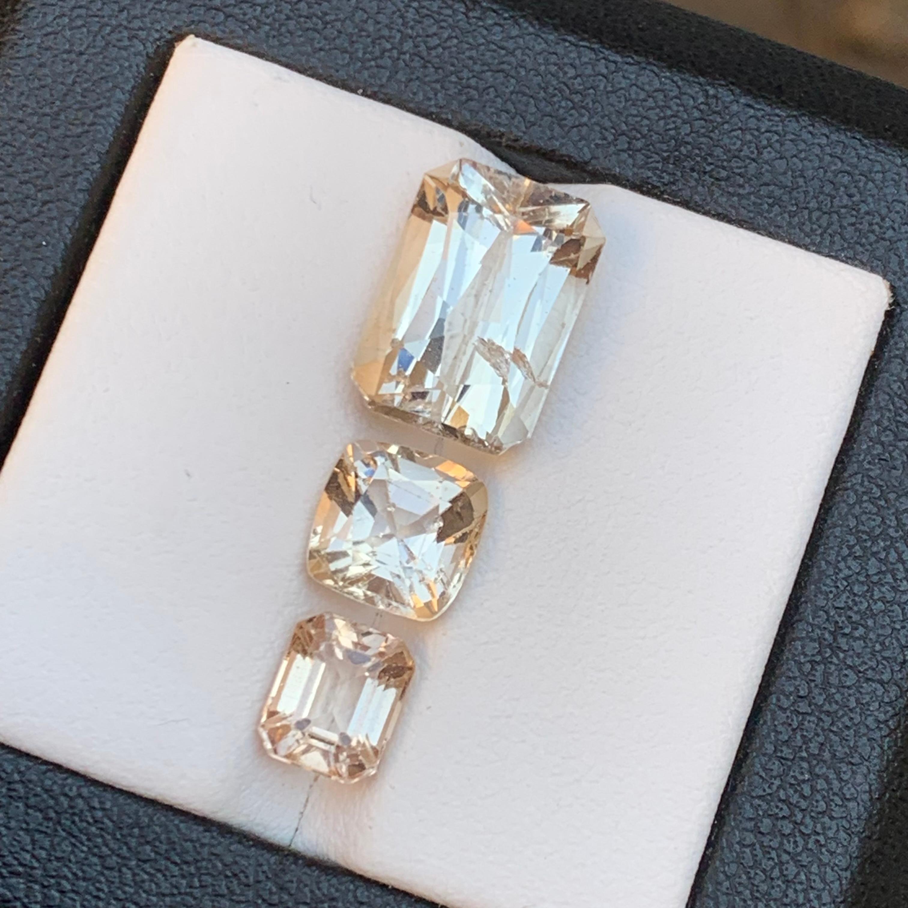 Light Golden Natural Topaz Loose Gemstones Lot 11.75 Ct Cushion Cut for Jewelry In New Condition For Sale In Peshawar, PK