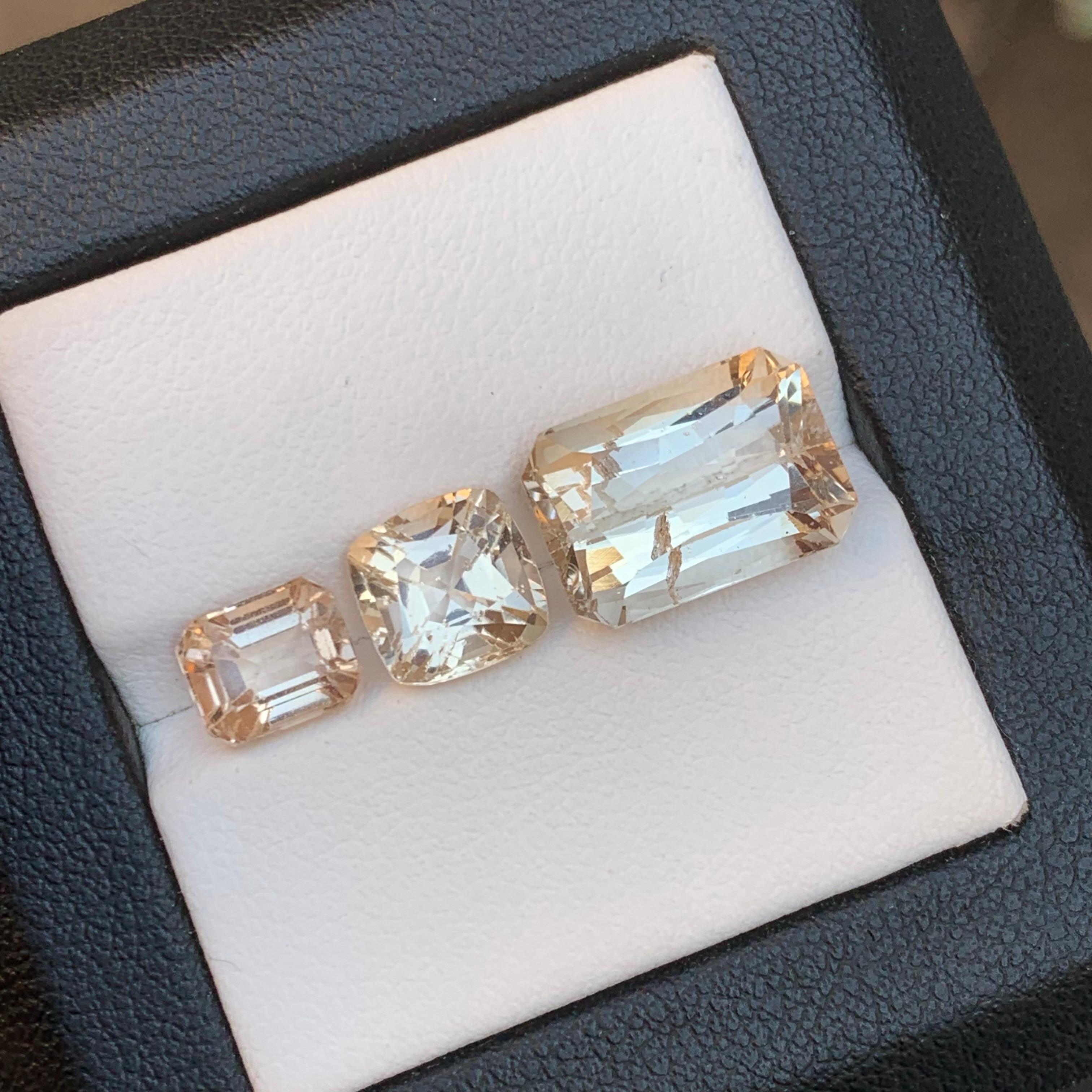 Light Golden Natural Topaz Loose Gemstones Lot 11.75 Ct Cushion Cut for Jewelry For Sale 1
