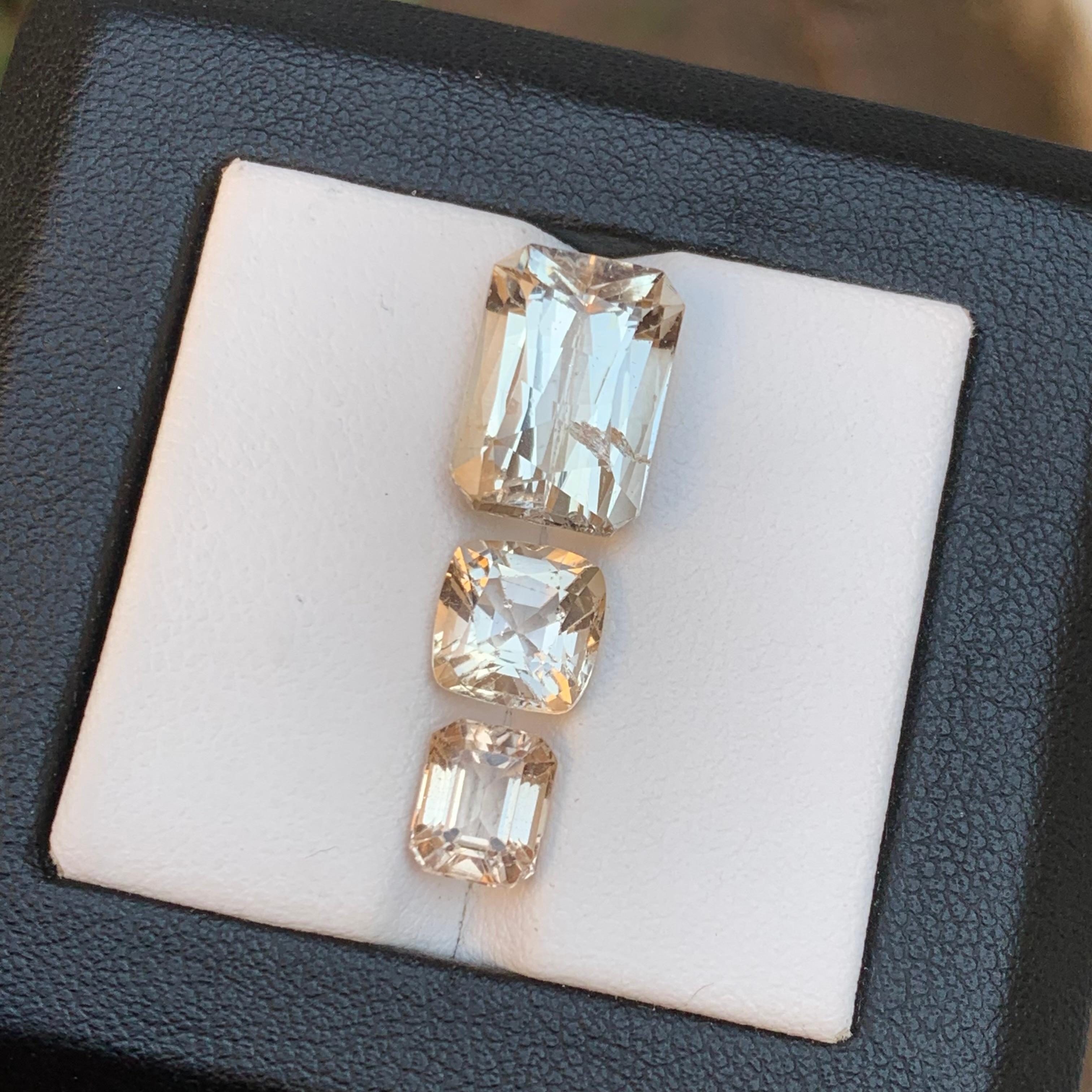 Light Golden Natural Topaz Loose Gemstones Lot 11.75 Ct Cushion Cut for Jewelry For Sale 3