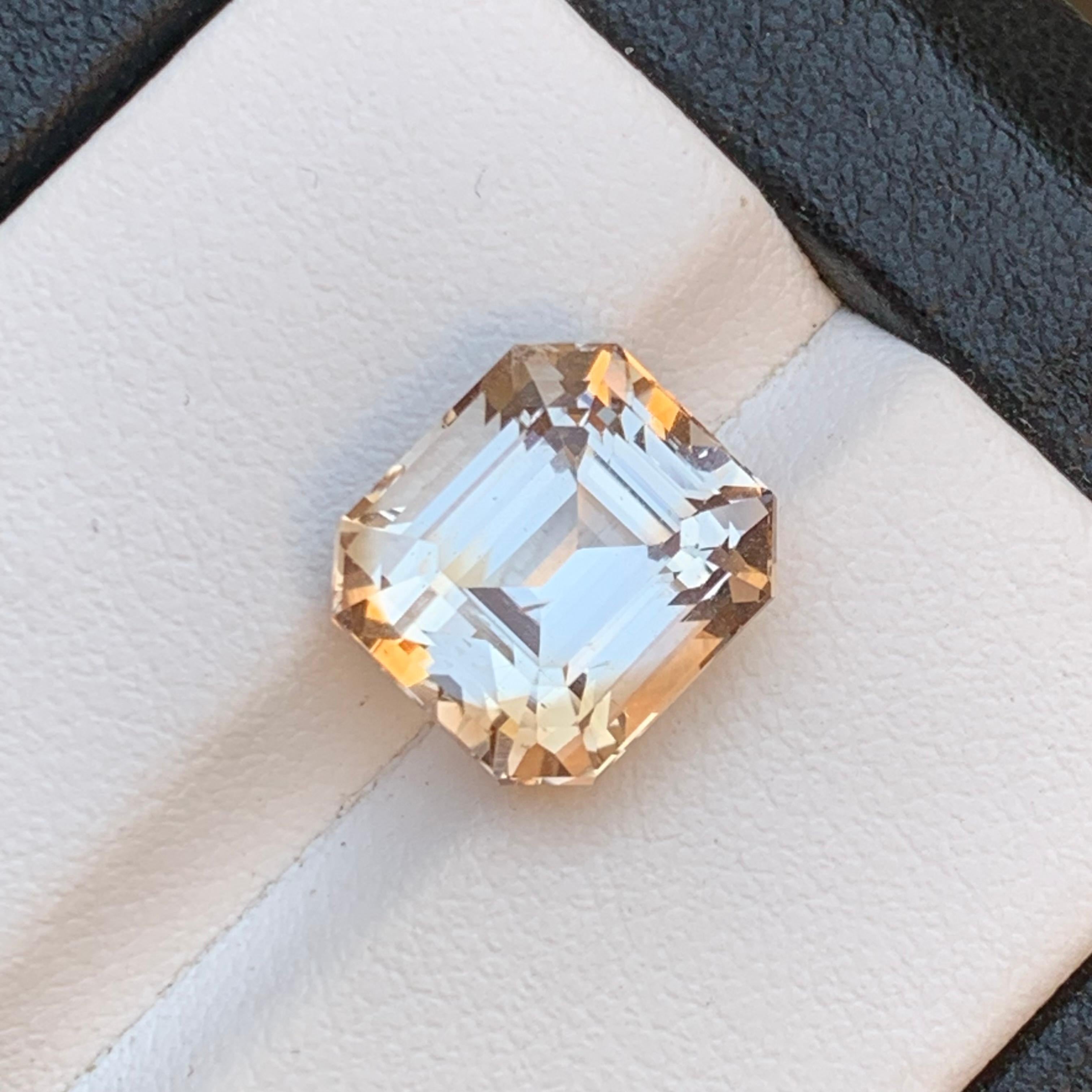 Hellgoldener natürlicher Topas loser Edelstein für Ring, Halskettenanhänger, Armband oder jede andere Schmuckfassung aus Skardu, Pakistan

💎 EDELSTEINART: Topas 
⚖️ GEWICHT:  7,80 Karat
FORM & SCHNITT: Stufen-Smaragd-Schliff
📏 GRÖSSE (MM): 10,85 x