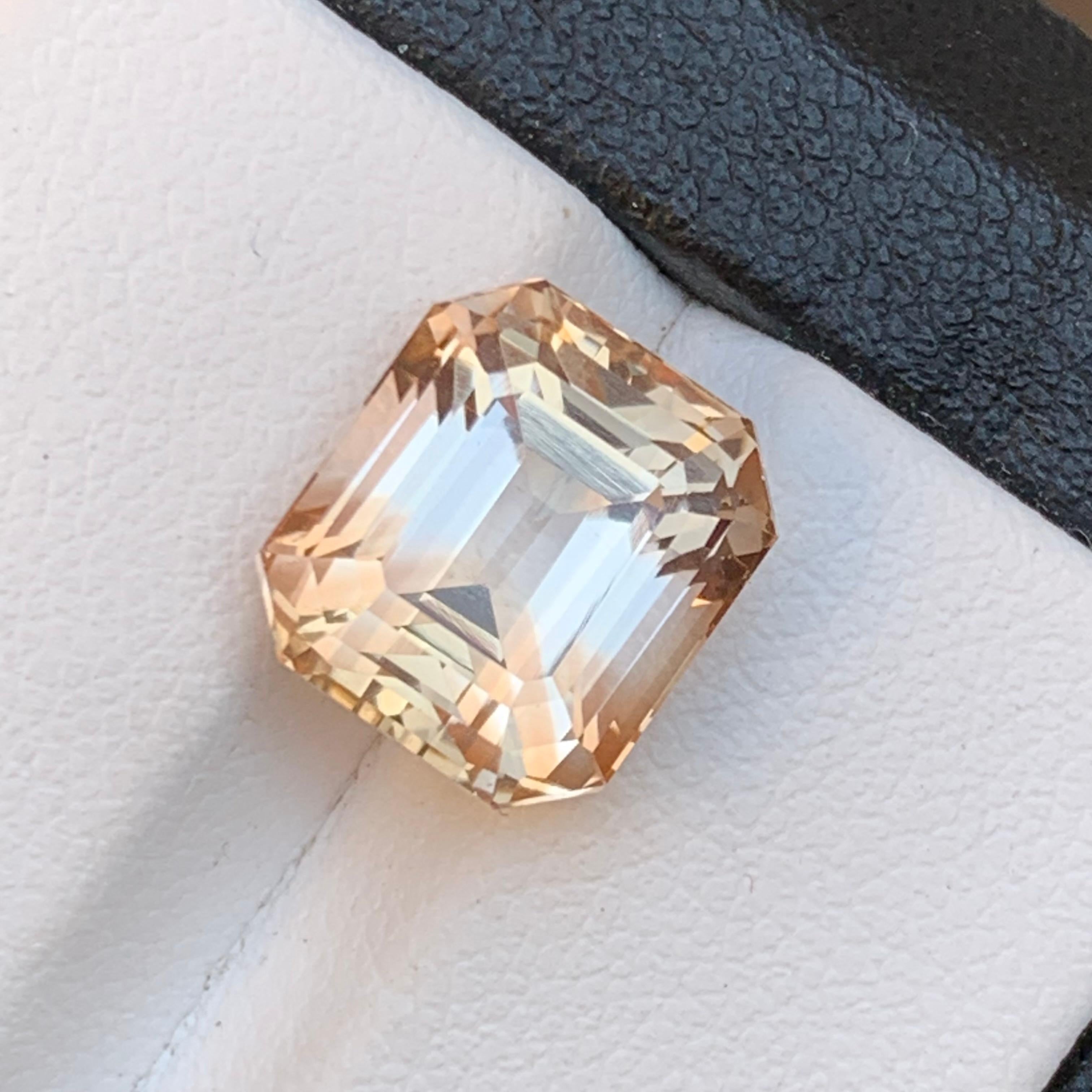 Bague et pendentif en Topaze Naturelle Lights Golden, pierres précieuses en vrac 7.95 Ct Step Emerald Cut en vente 8