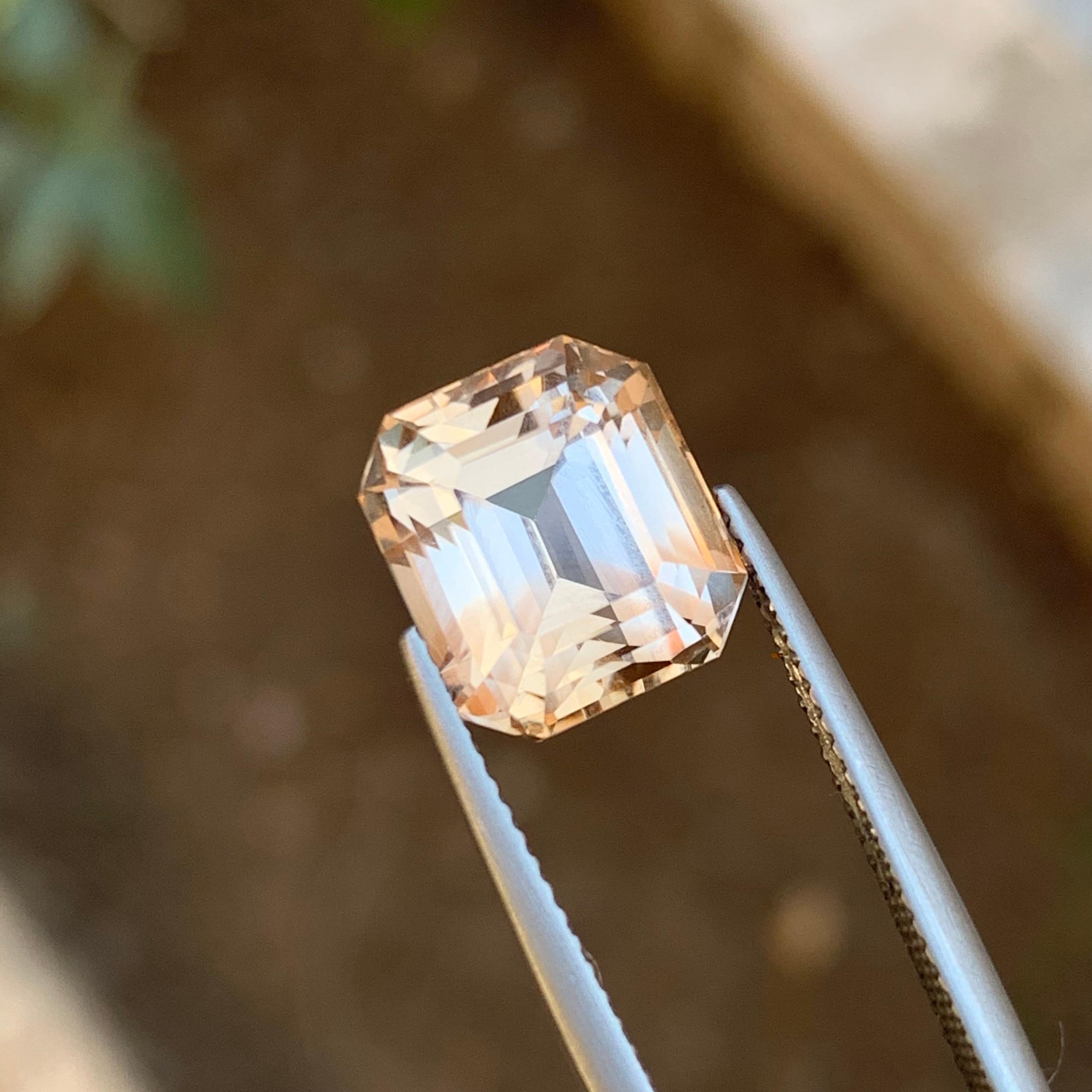 Bague et pendentif en Topaze Naturelle Lights Golden, pierres précieuses en vrac 7.95 Ct Step Emerald Cut Unisexe en vente