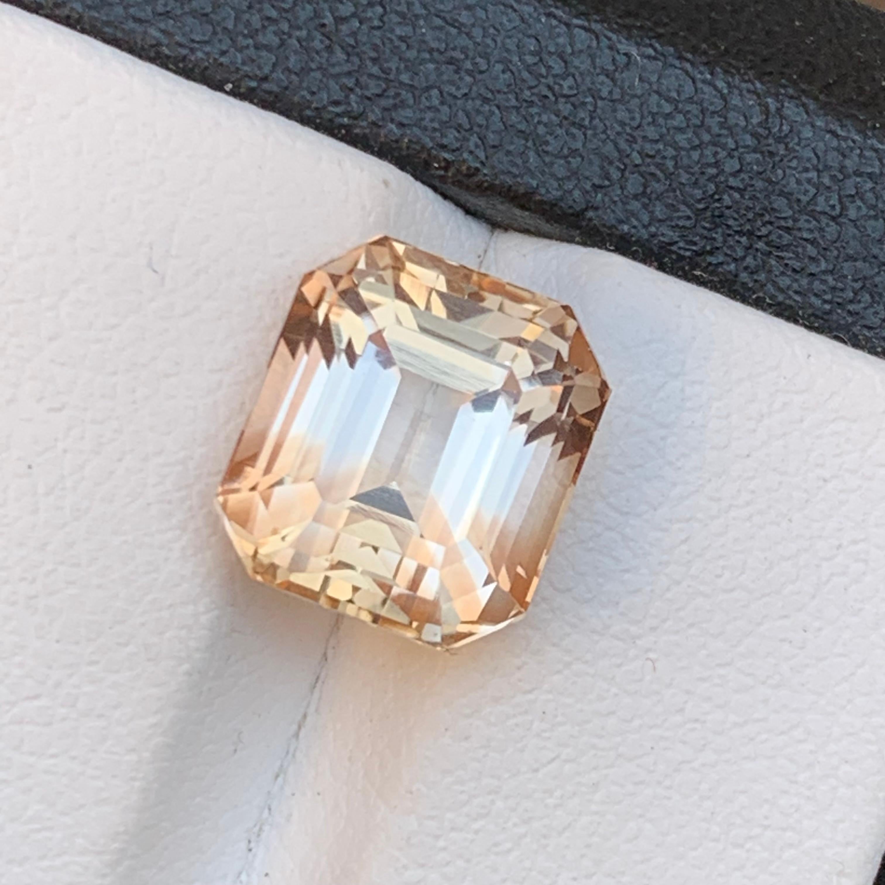 Bague et pendentif en Topaze Naturelle Lights Golden, pierres précieuses en vrac 7.95 Ct Step Emerald Cut en vente 2