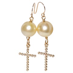 Light Golden South Sea Cultured Pearl in 14K Solid Yellow Gold Diamond Cross