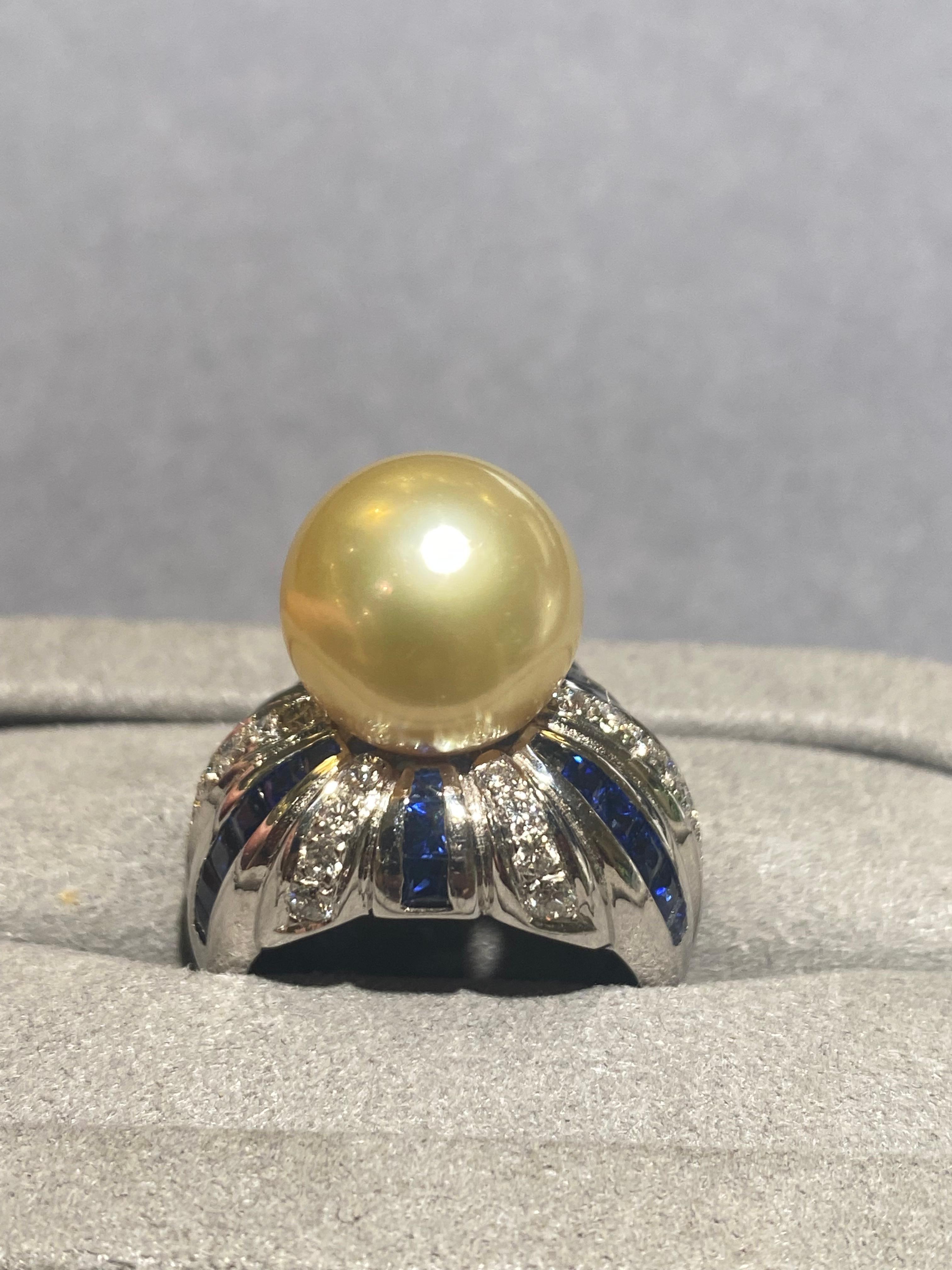 Light Golden South Sea Pearl Diamond and Sapphire Ring in 18k White Gold In New Condition For Sale In Melbourne, AU