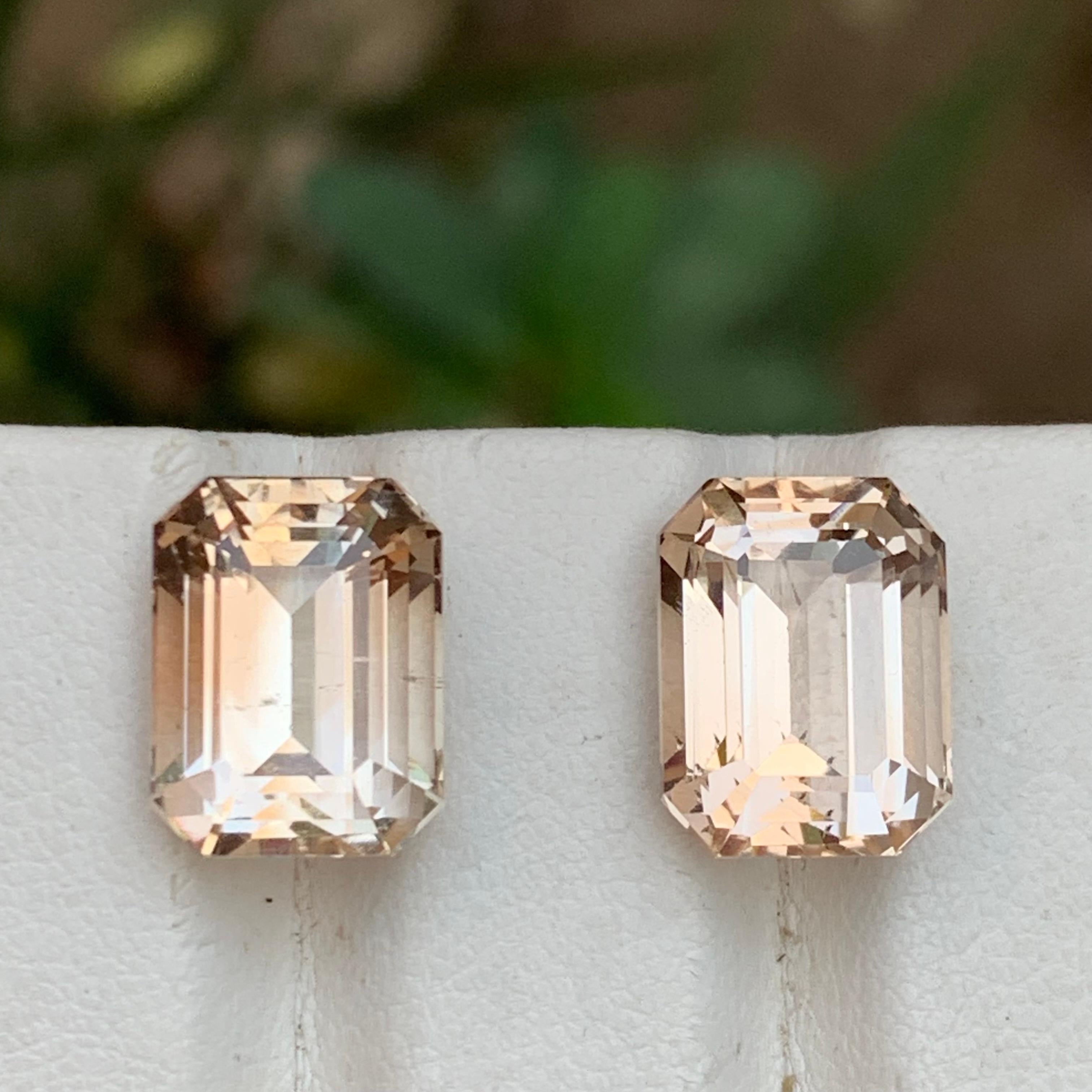 Light Golden Topaz 15.78 Natürliche lose Edelsteine Paar Smaragdschliff für Ohrringe (Zeitgenössisch) im Angebot