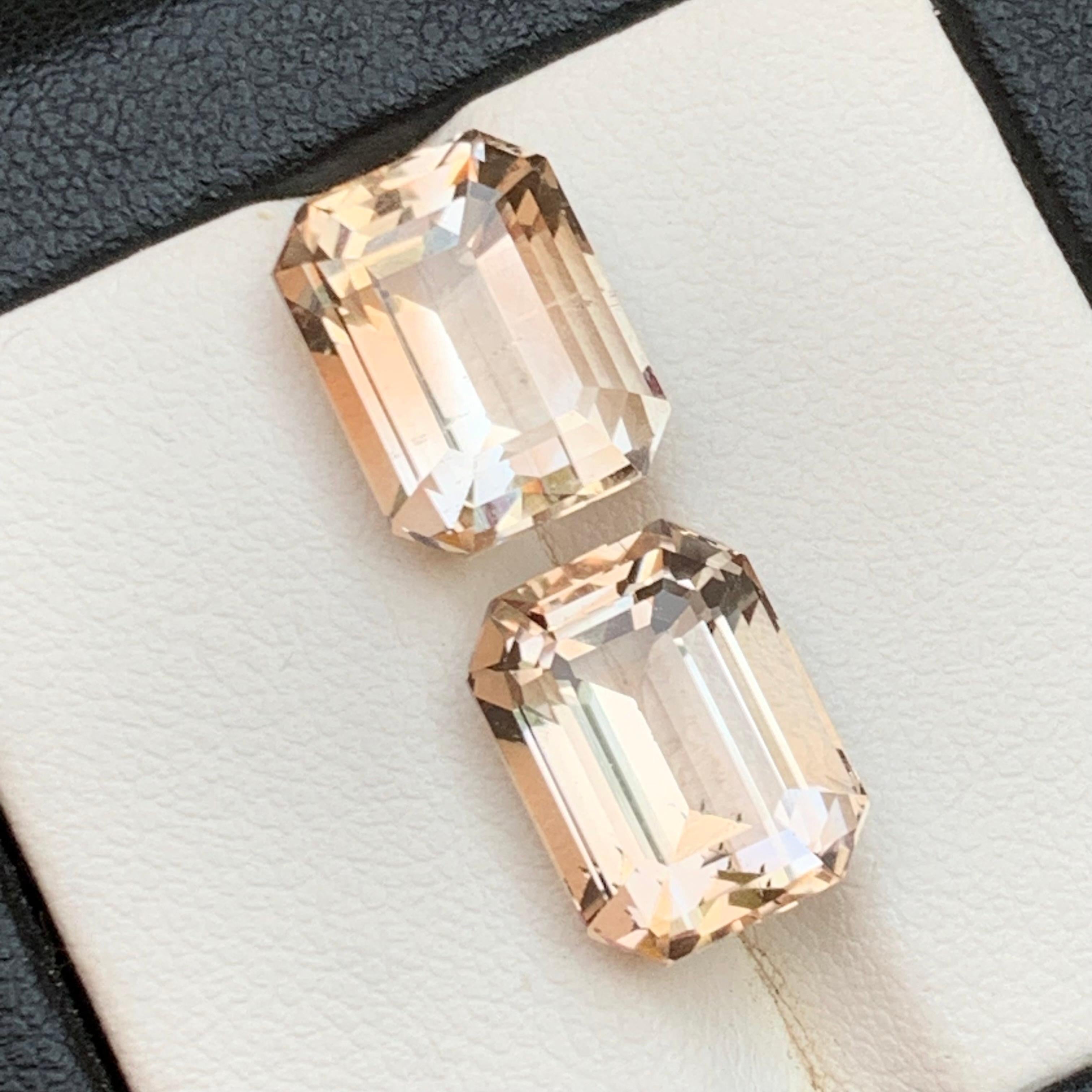 Light Golden Topaz 15.78 Natürliche lose Edelsteine Paar Smaragdschliff für Ohrringe für Damen oder Herren im Angebot