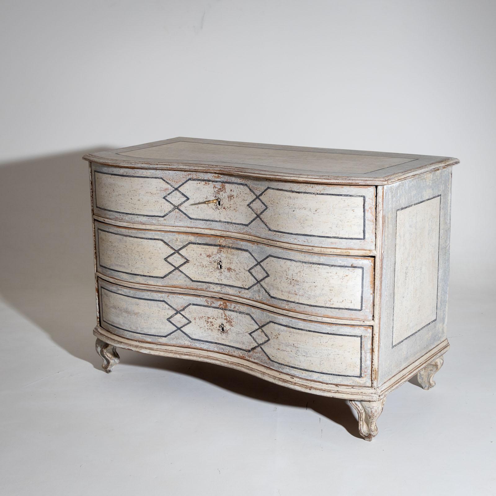 Light gray baroque chest of drawers, 18th century For Sale 1