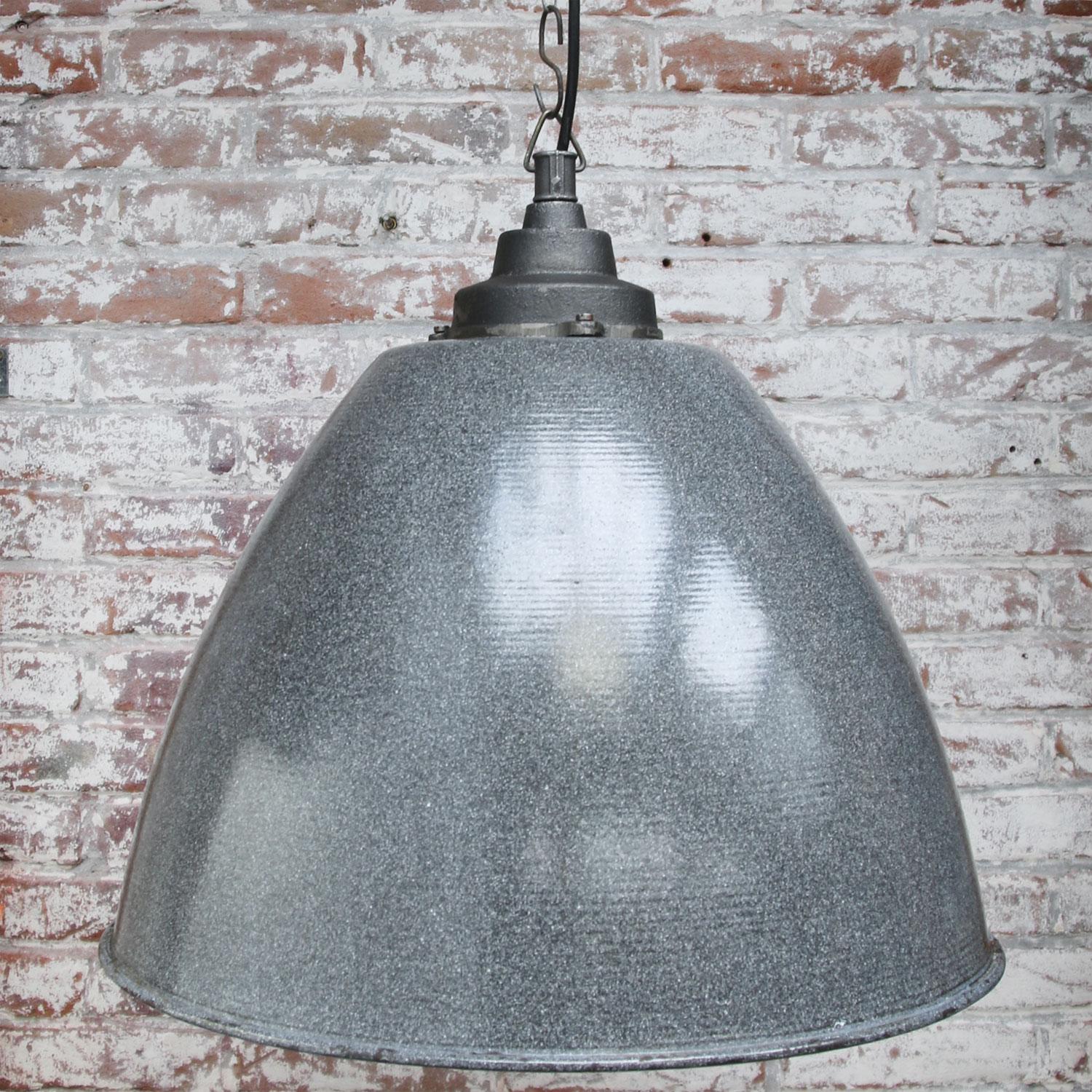 20th Century Light Gray Enamel Vintage Industrial Cast Iron Pendant Lights For Sale