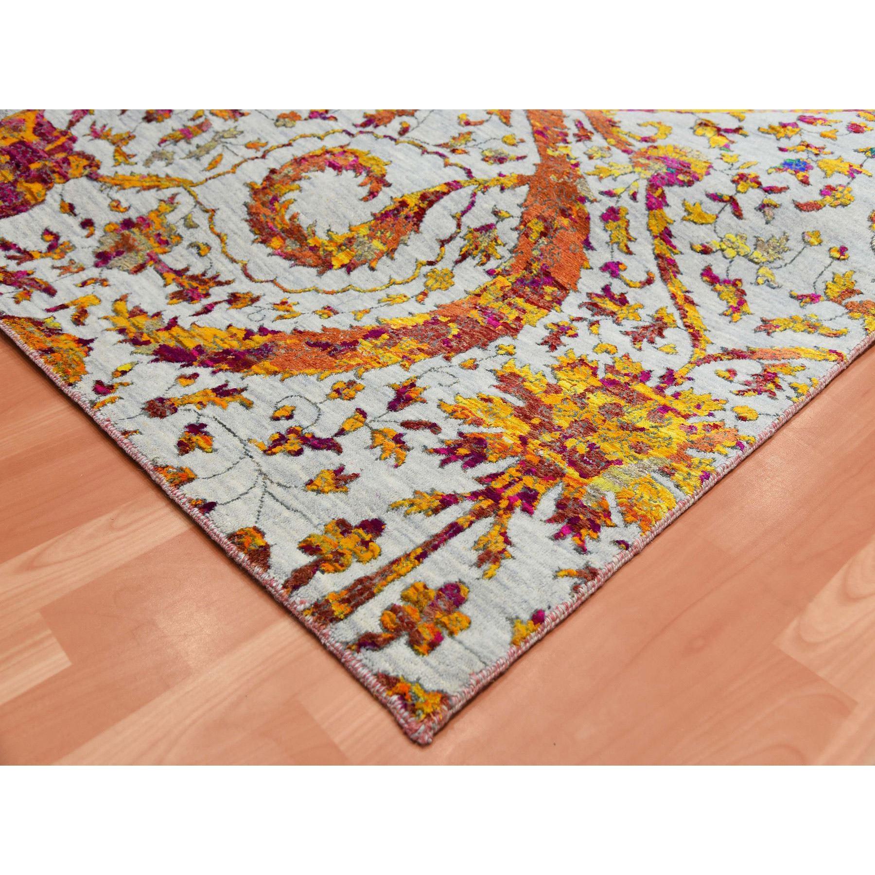 Light Gray Erased Persian Design Sari Silk with Wool Hand Knotted Rug 9' x 12' In New Condition For Sale In Carlstadt, NJ