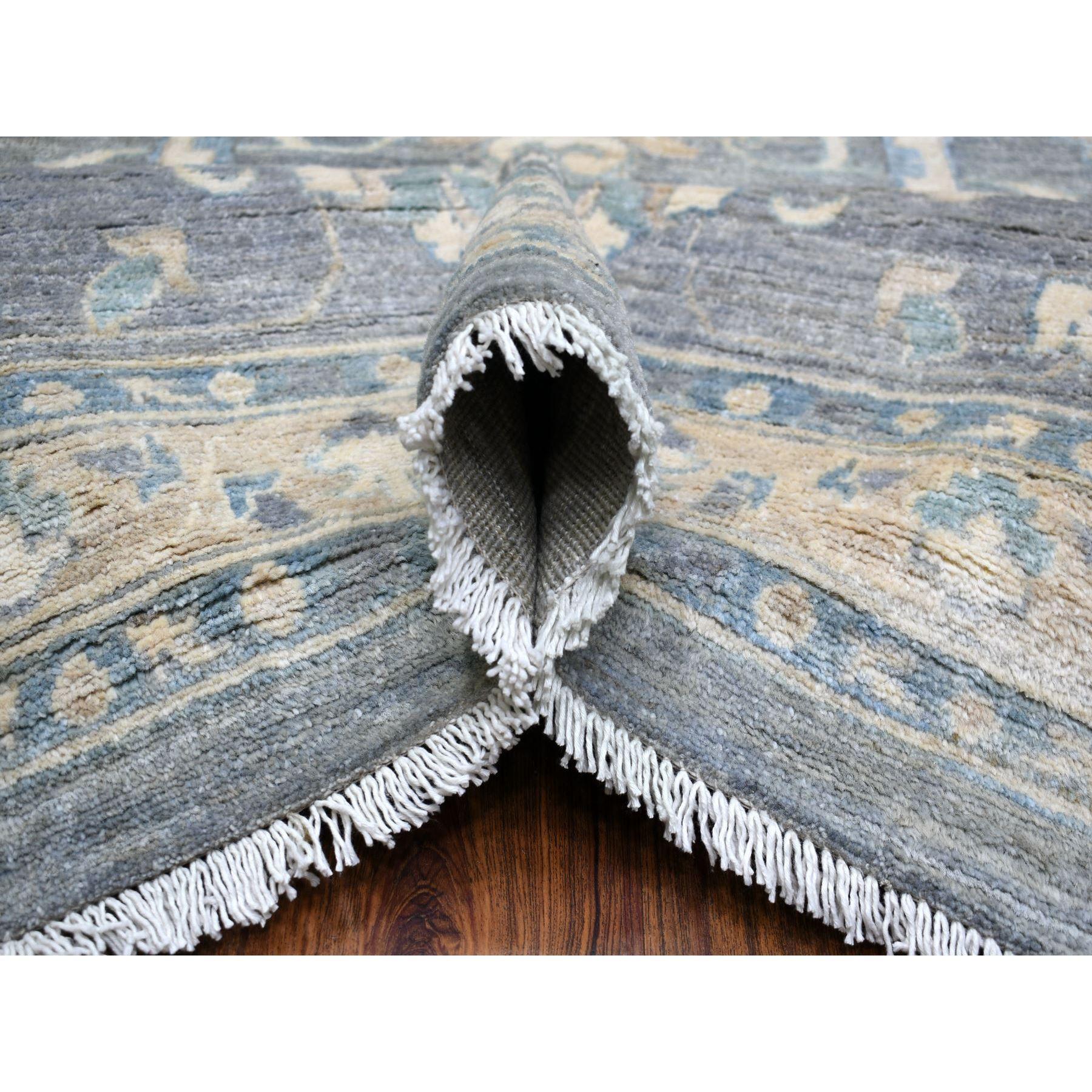 Handgeknüpfter Teppich aus weicher Wolle in Übergröße 12'0