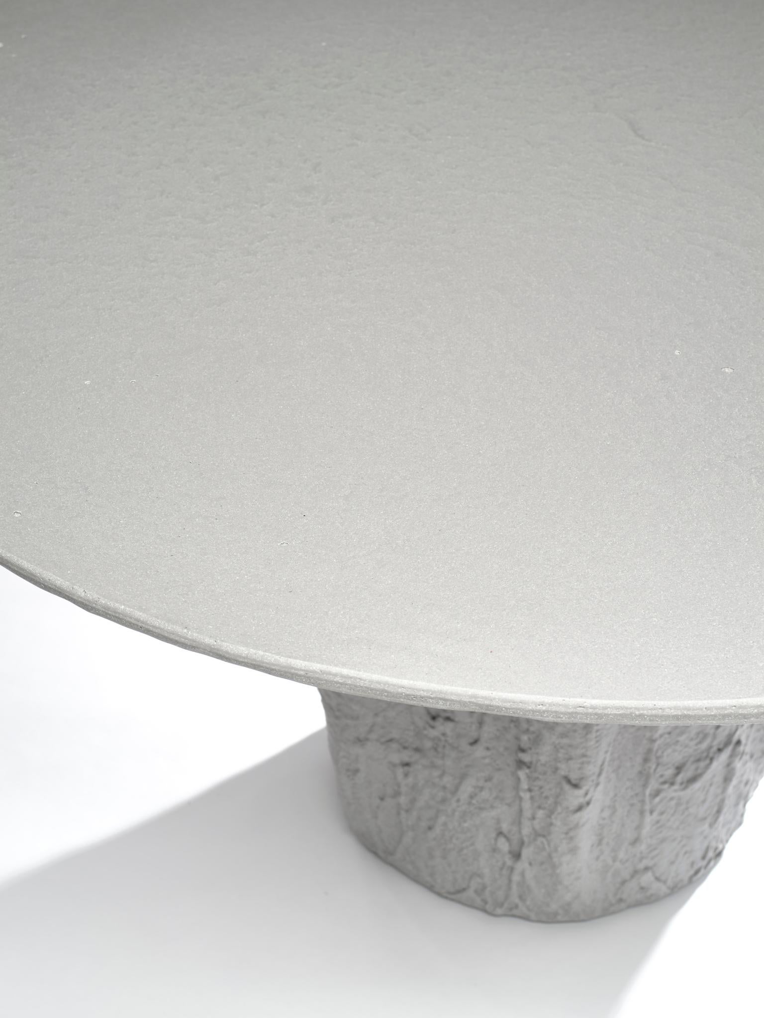 Moderne Modèle de table gris clair de Gio Minelli pour Superego Editions, Italie en vente