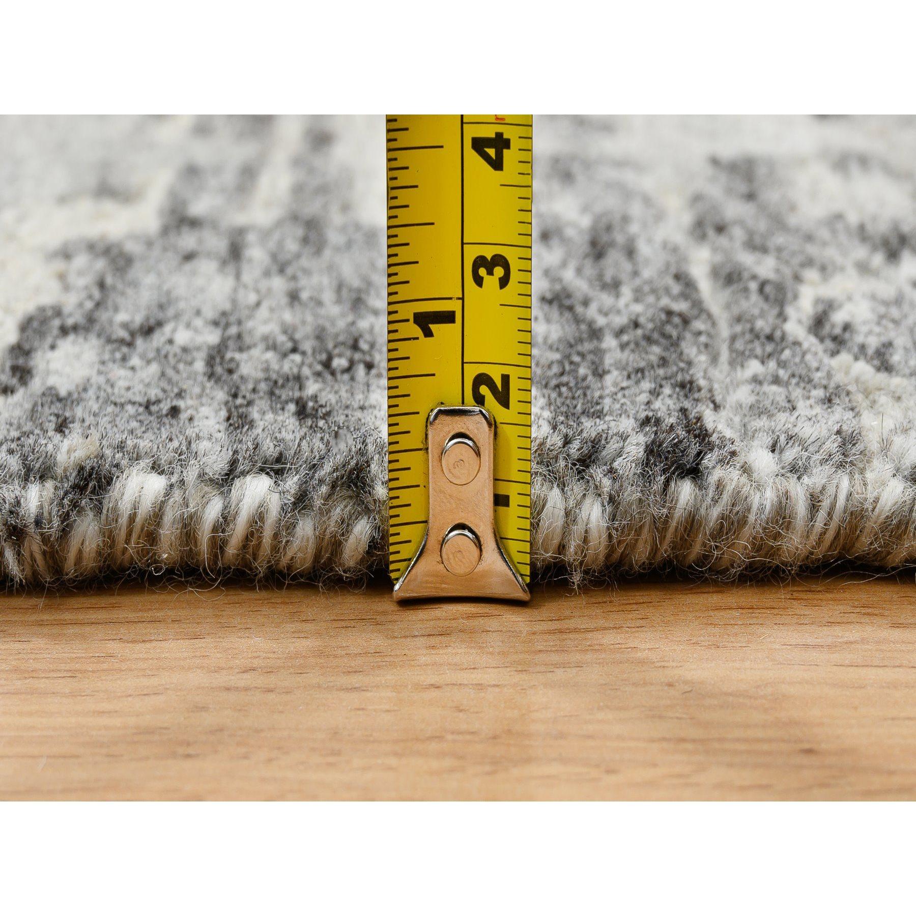 Tappeto orientale grigio chiaro dal design moderno in lana naturale annodato a mano 9'2