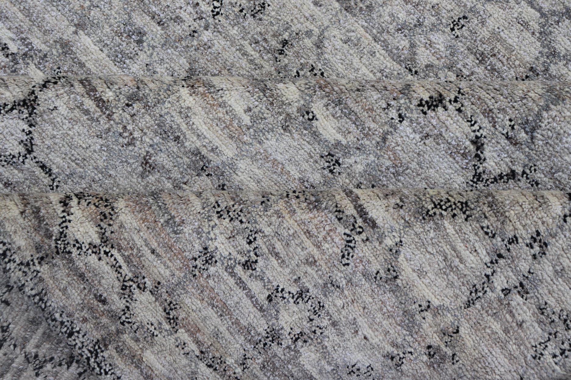 Moderner hellgrauer Teppich mit All-Over-Kette in Dunkelgrau im Angebot 3