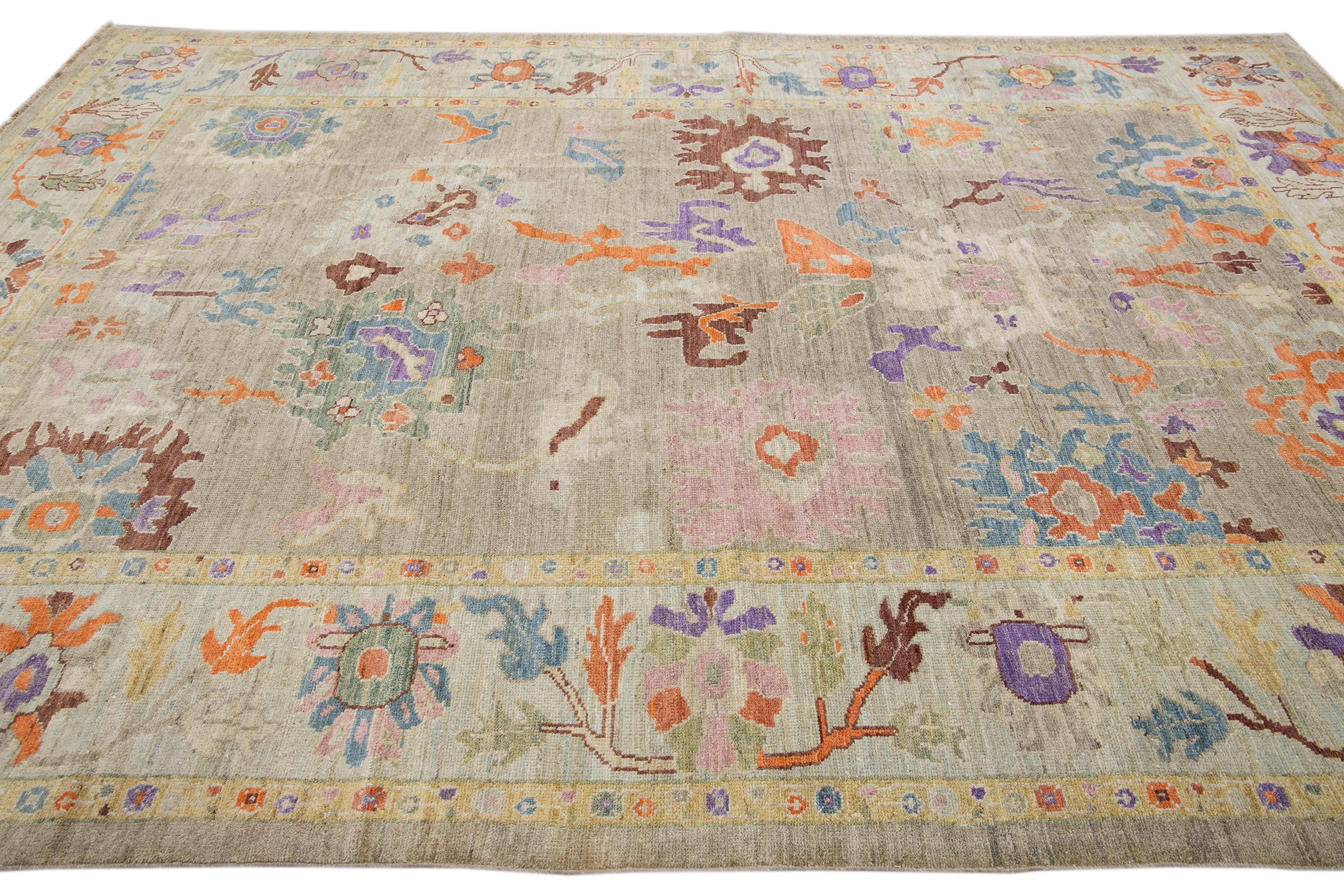 Light Gray Modern Sultanabad Wool Rug Handmade With Floral Pattern In New Condition For Sale In Norwalk, CT