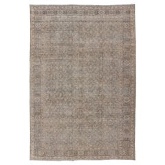 Vert clair, brun et brun clair  Tapis persan ancien de Tabriz au motif Herati