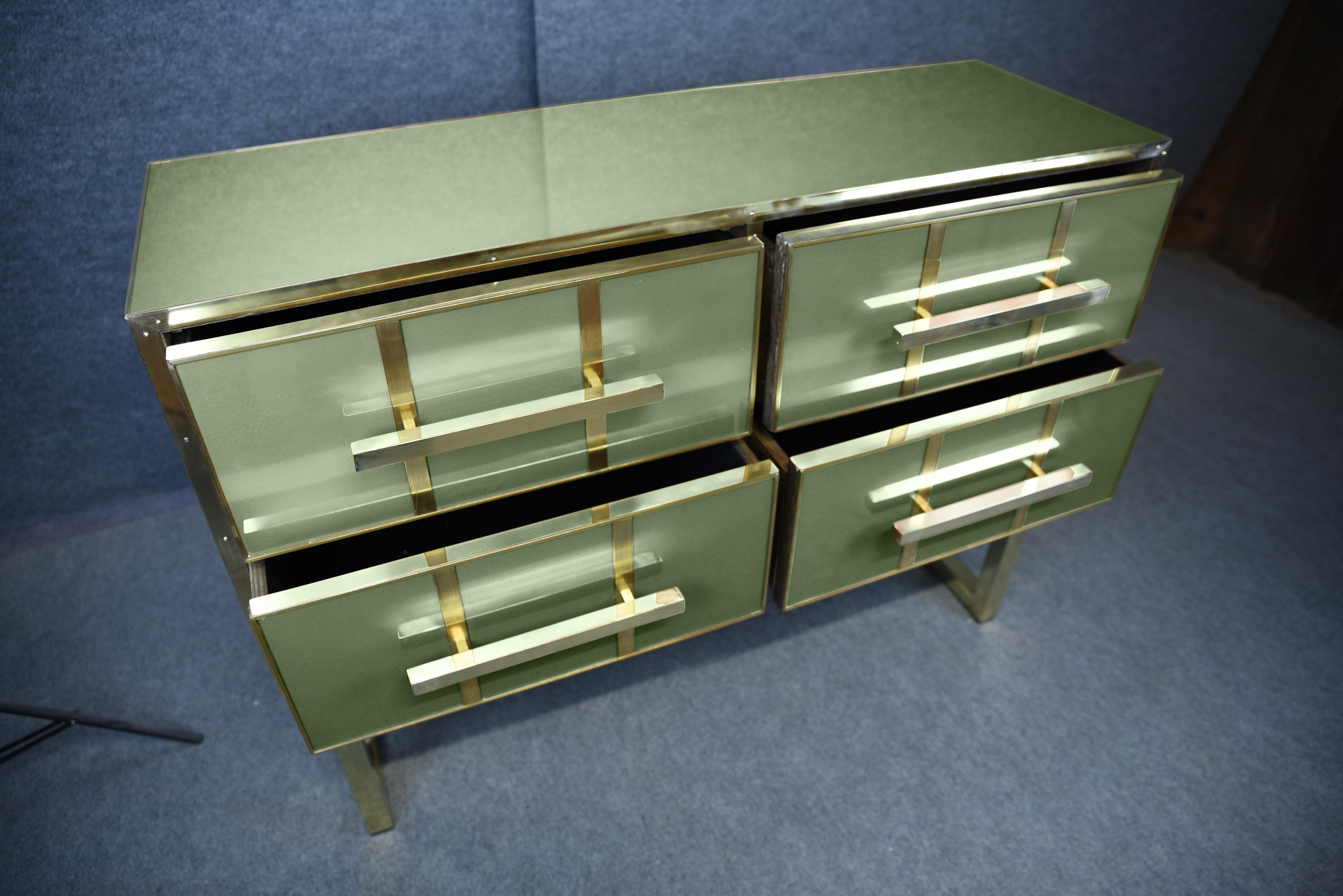 Falegnameria Light Green Chest of Drawers Featuring Murano Glass & Brass Made in Italy in vendita