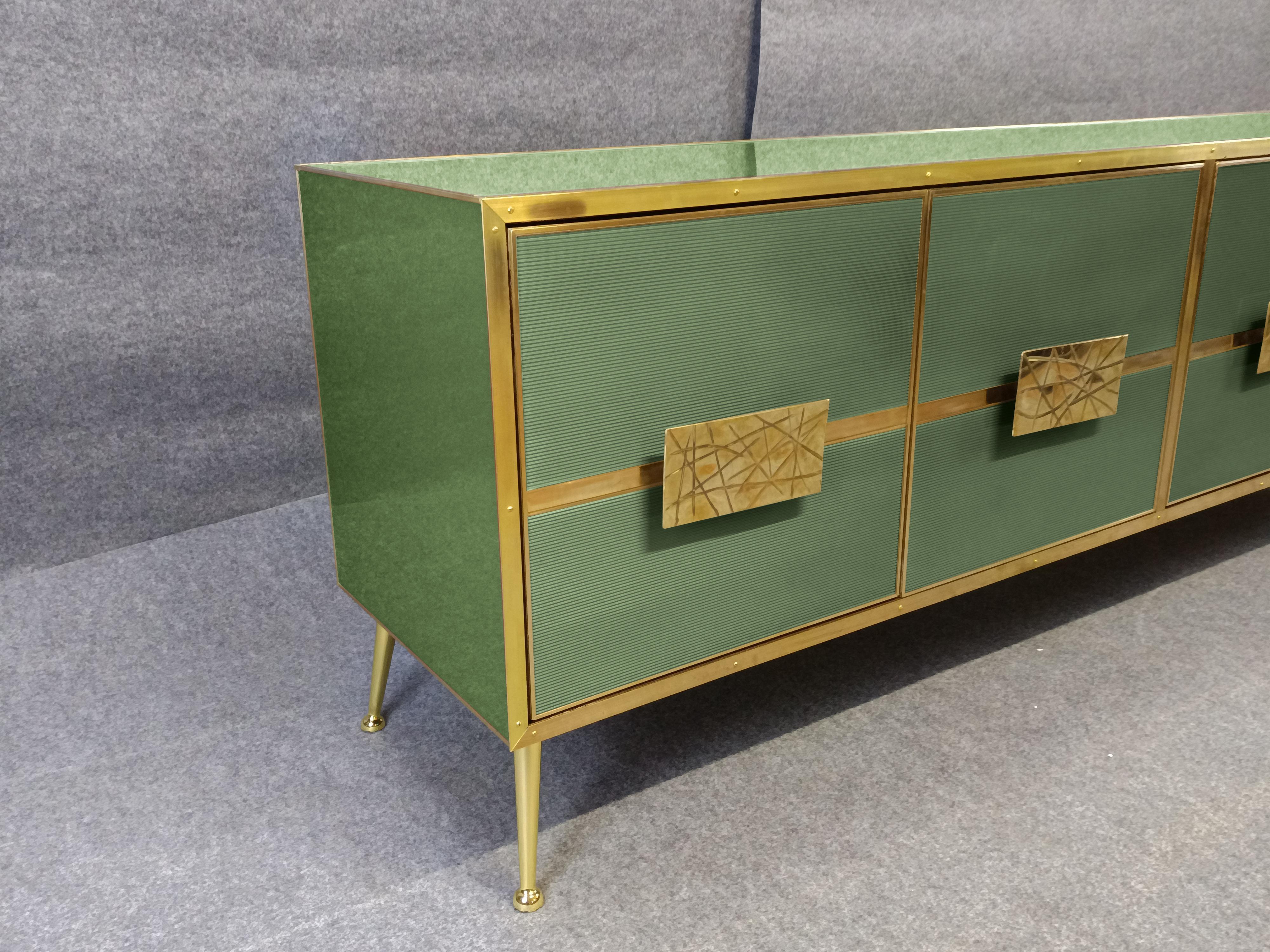 Intagliato a mano Light Green Italian birch Sideboard with 4 ‘Grisinato’ Glass Doors Available in vendita