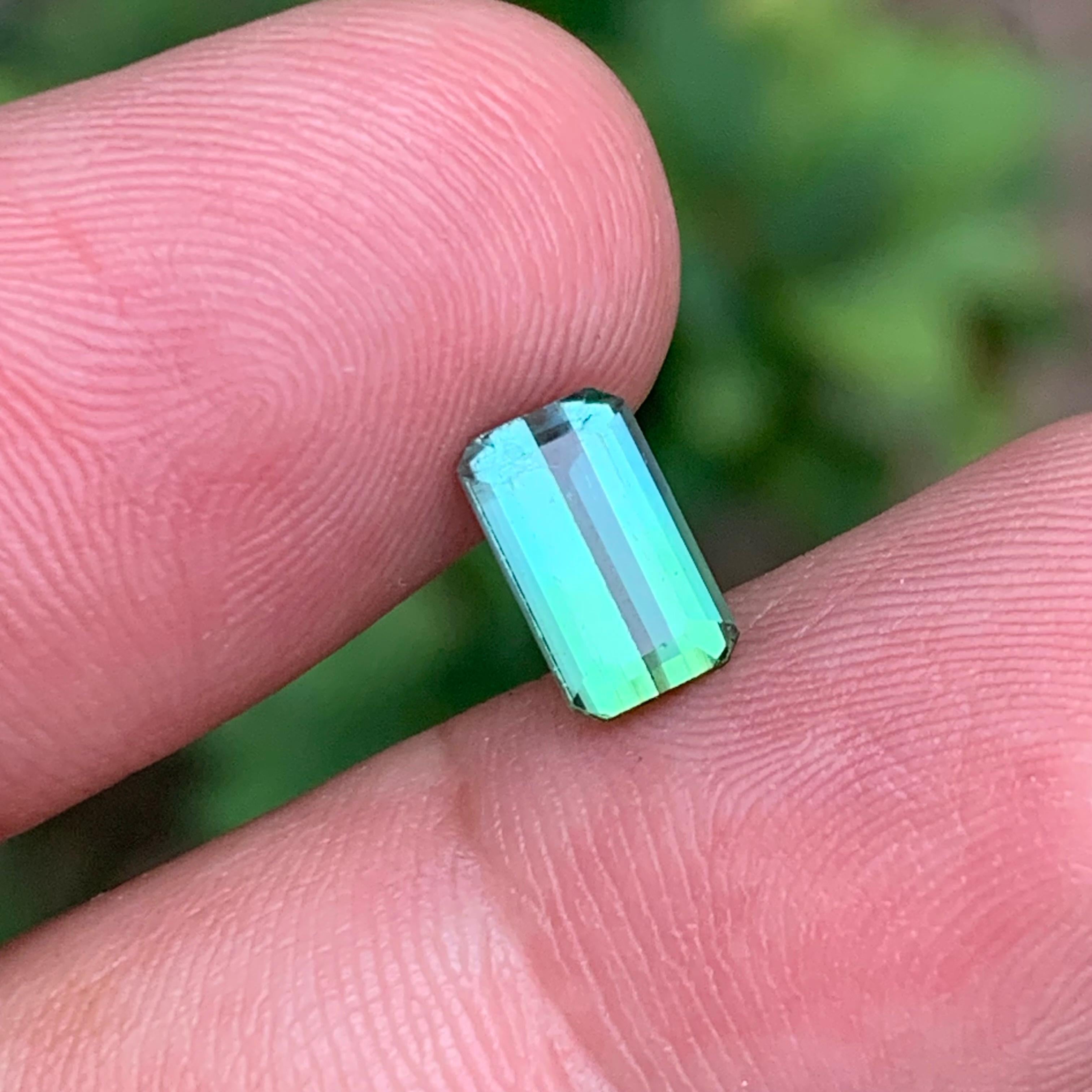 Lights & Light Neon Blue Tourmaline Ring Gemstone 1.70 Ct Jewelry en vente 1