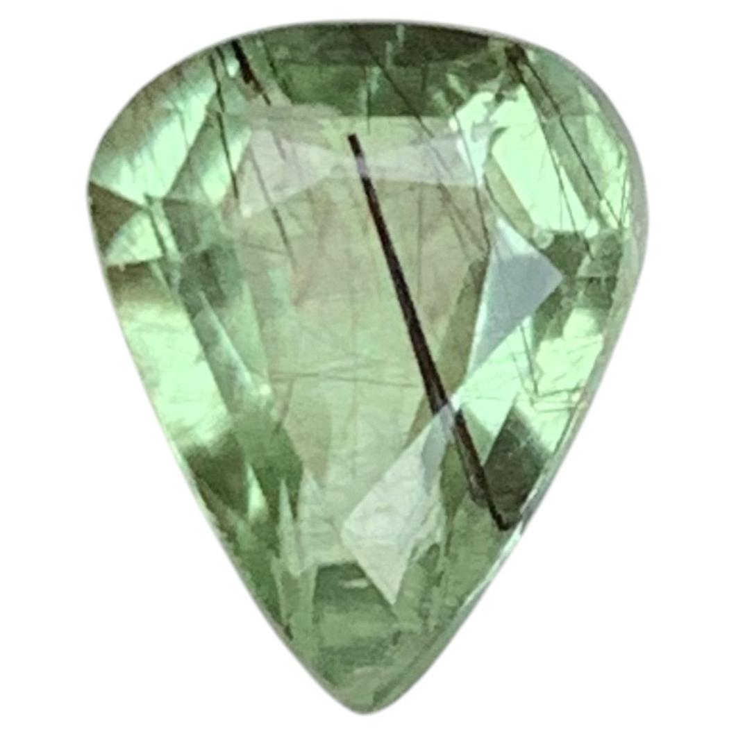 Peridot Rutile Naturel Vert Light 2.30 Carat Pear Cut Gemstone Loose pour Bague en vente