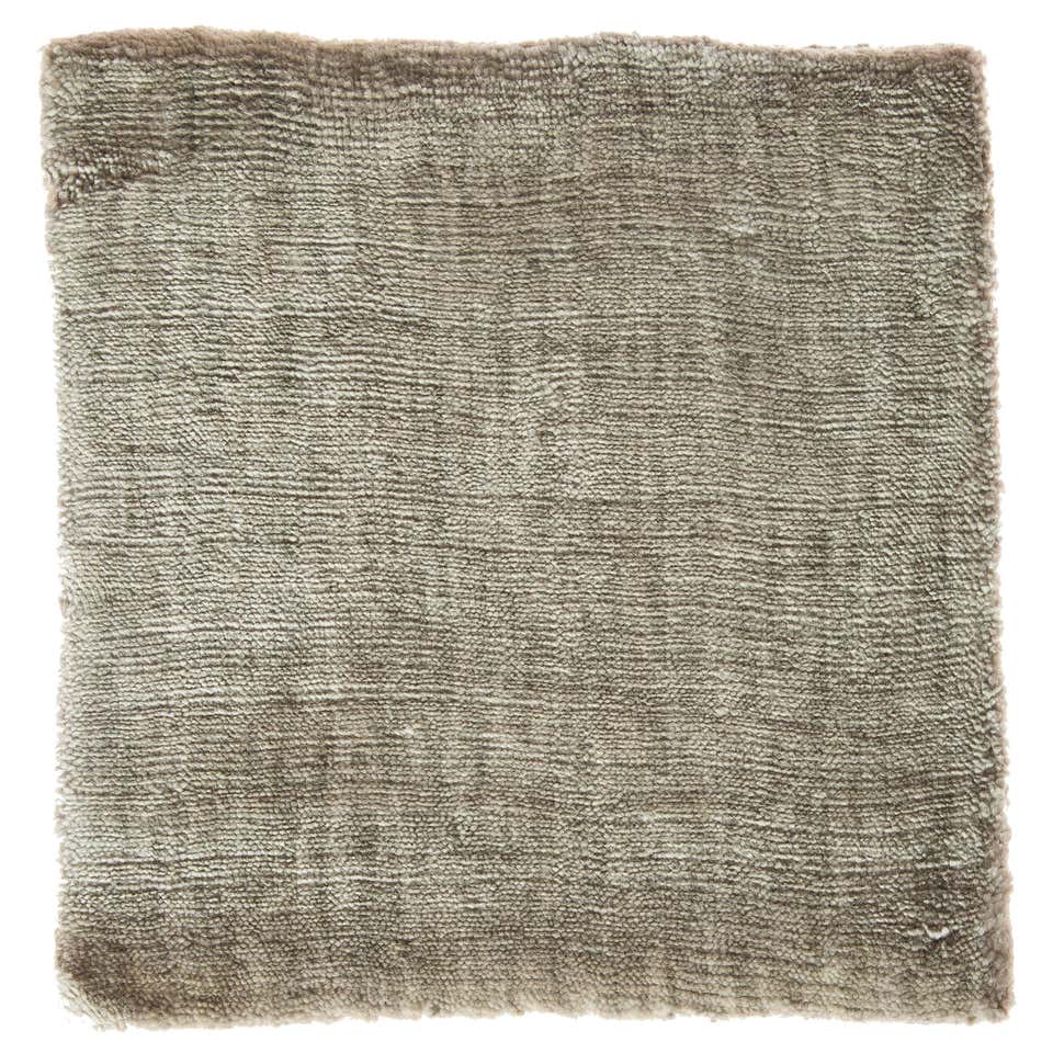 Light Green Olive Color Hand-Loomed Bamboo Silk Solid Neutral Rug in ...