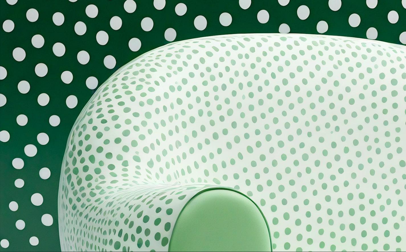 Hellgrüner Polkadot-Loungesessel (Moderne der Mitte des Jahrhunderts) im Angebot