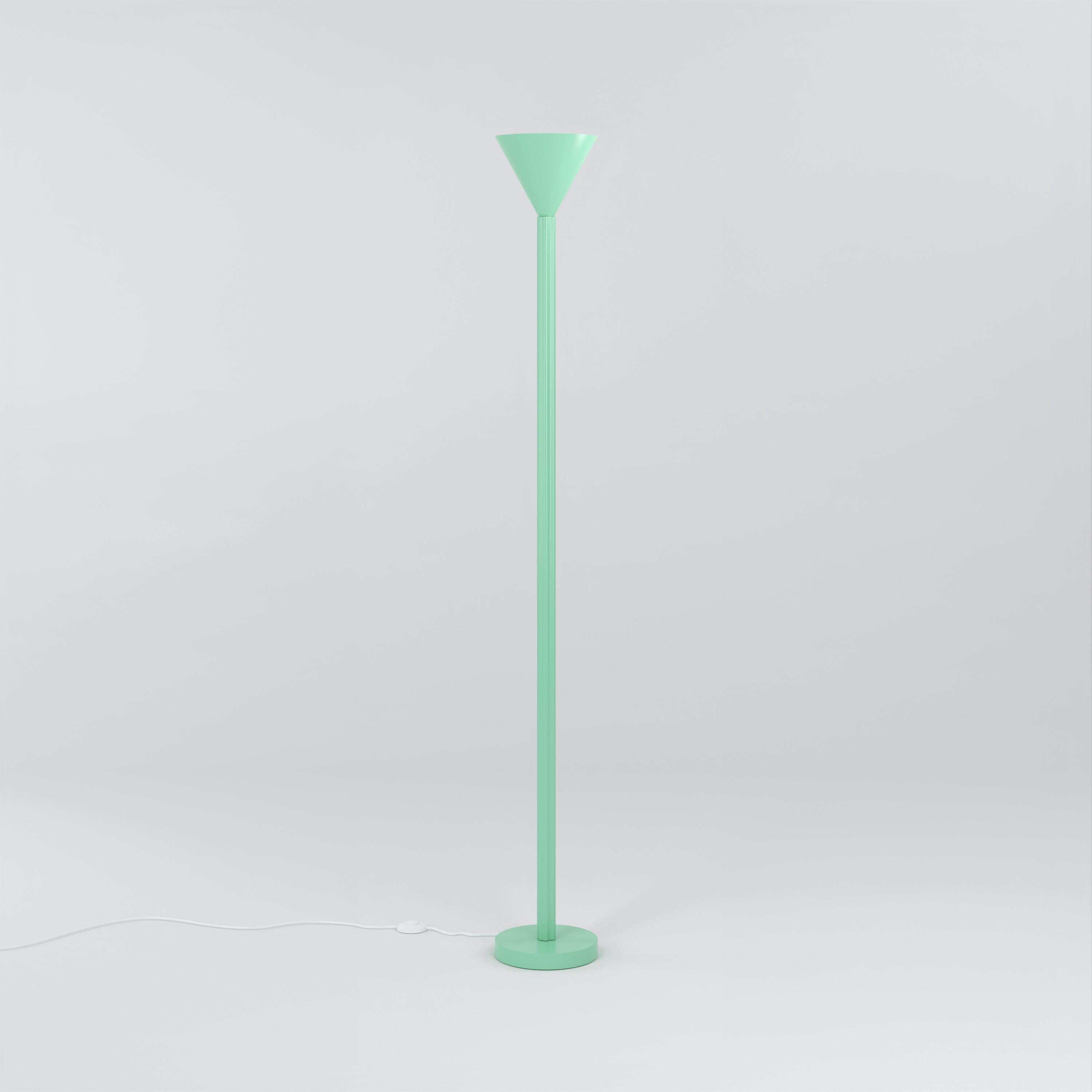 Lampadaire vert clair A.Profiles par Atelier Areti
Dimensions : D 20 x H 159 cm.
Matériaux : Métal peint par poudrage.

Disponible dans d'autres couleurs. Veuillez nous contacter.

Toutes nos lampes peuvent être câblées en fonction de chaque pays.