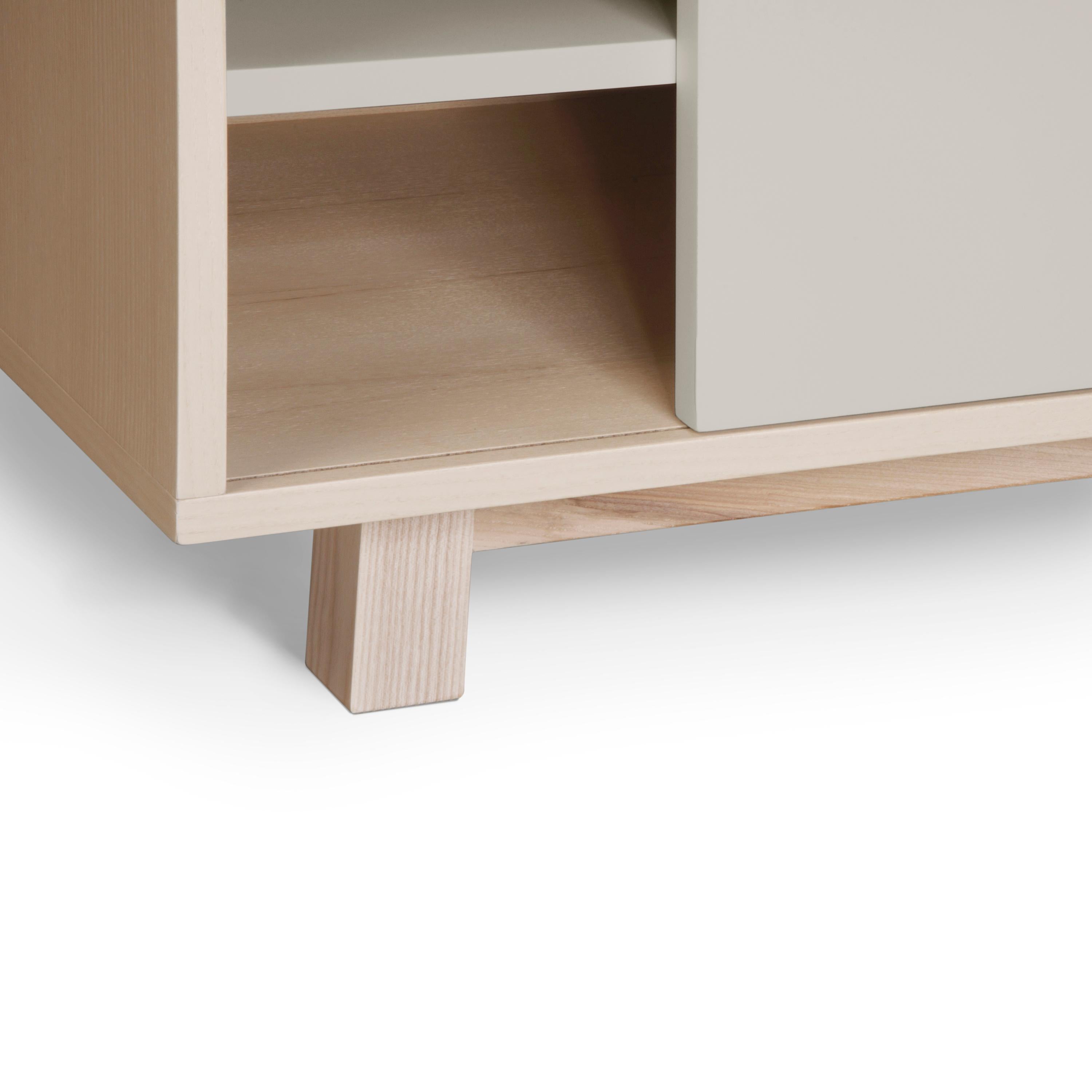 Französischer 2-türiger, anpassbarer Holzschrank, anpassbarer Fernsehschrank – Design E. Gizard in Paris im Angebot 3