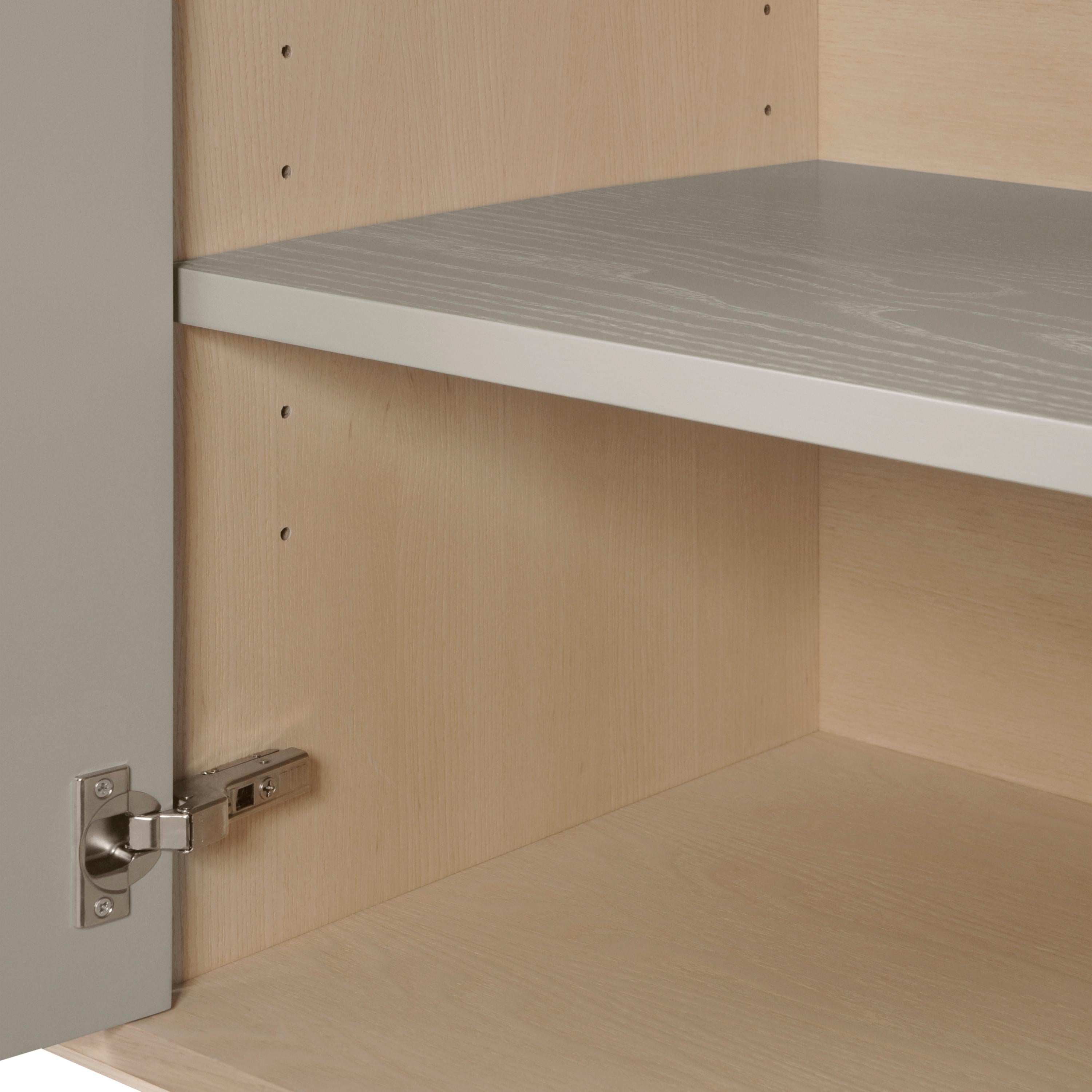Credenza a 4 ante di colore grigio chiaro, Design Eric Gizard in Paris realizzata a mano in Francia in vendita 1