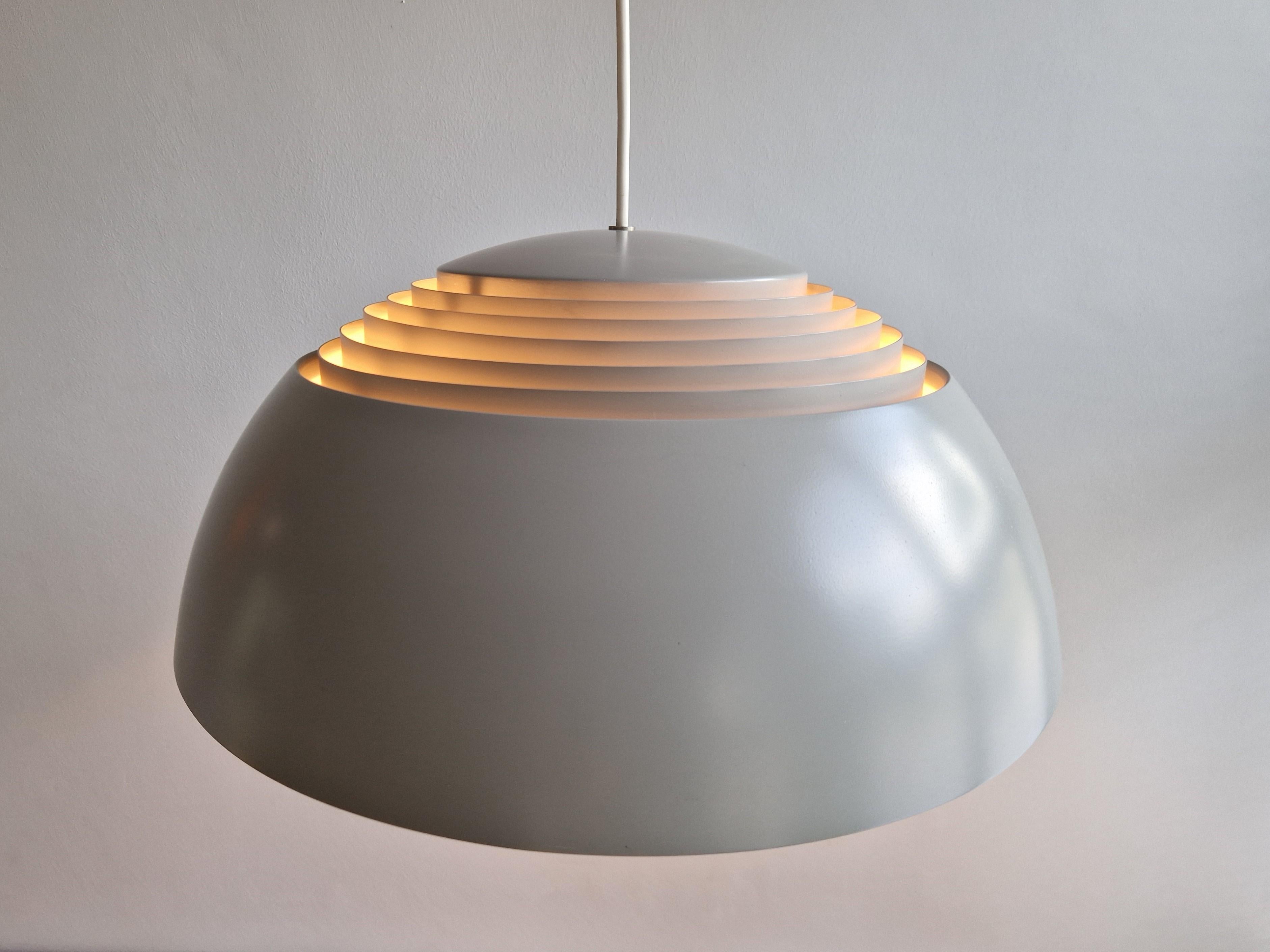 Lacquered Light grey 'AJ Royal' pendant lamp by Arne Jacobsen for Louis Poulsen For Sale