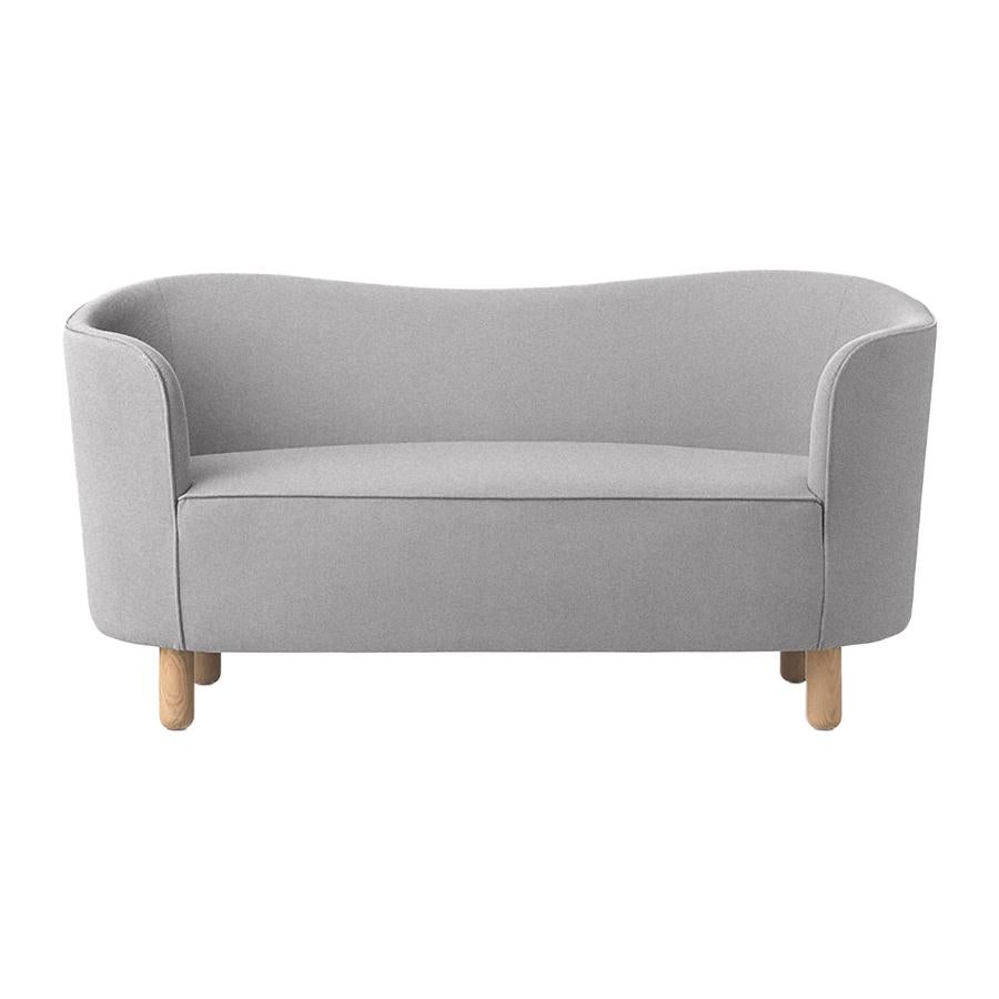 Light grey and natural oak Raf Simons vidar 3 mingle sofa by Lassen
Dimensions: W 154 x D 68 x H 74 cm 
Materials: Textile, Oak.

The Mingle sofa was designed in 1935 by architect Flemming Lassen (1902-1984) and was presented at The Copenhagen