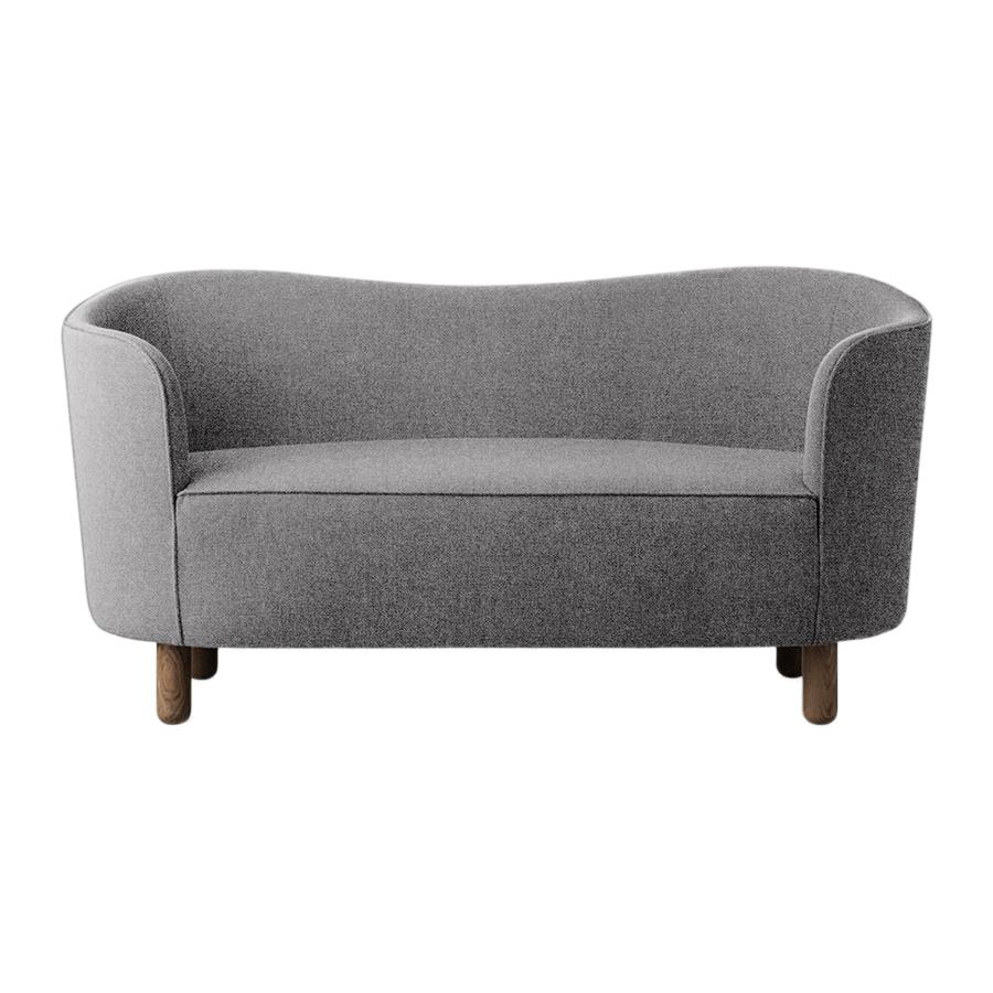 Sofá Sahco Nara Mingle gris claro y roble ahumado de Lassen
Dimensiones: An 154 x Pr 68 x Al 74 cm 
Materiales: textil, roble.

El sofá Mingle fue diseñado en 1935 por el arquitecto Flemming Lassen (1902-1984) y se presentó al Concurso del