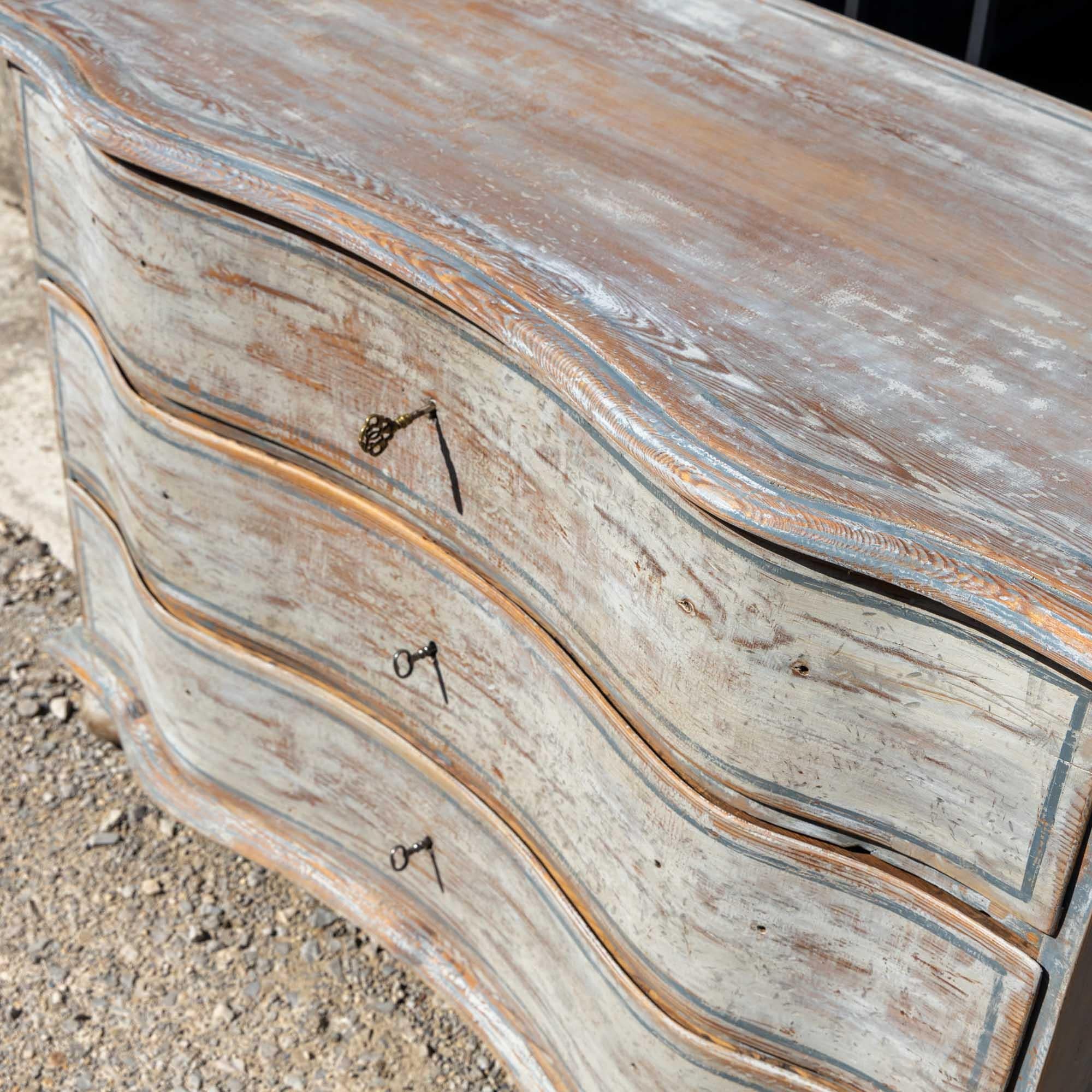Baroque Light grey baroque chest of drawers, 18th century For Sale