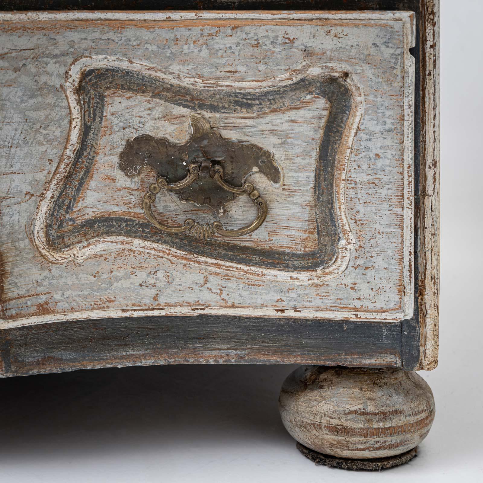 Light grey Baroque Chest of Drawers, around 1760/1770 For Sale 1