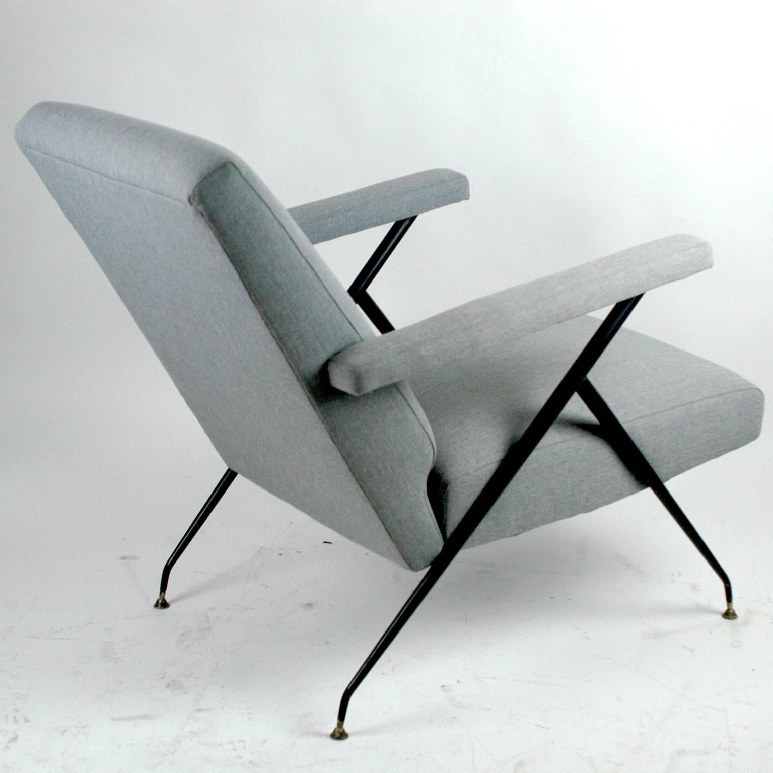 Mid-Century Modern Light Grey Italian Midcentury Reclinable Lounge Chair in the Style of Ico Parisi