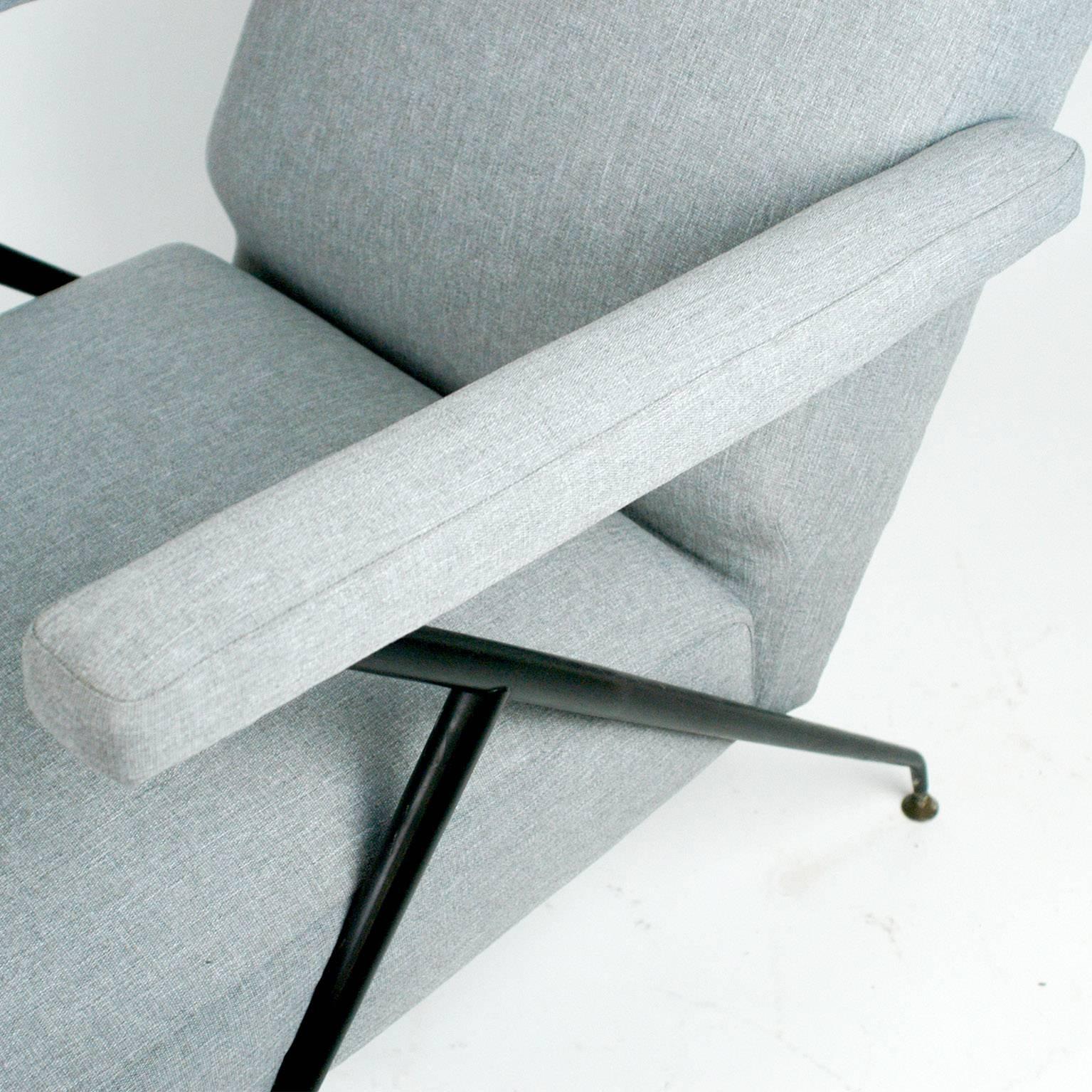 Light Grey Italian Midcentury Reclinable Lounge Chair in the Style of Ico Parisi In Excellent Condition In Vienna, AT