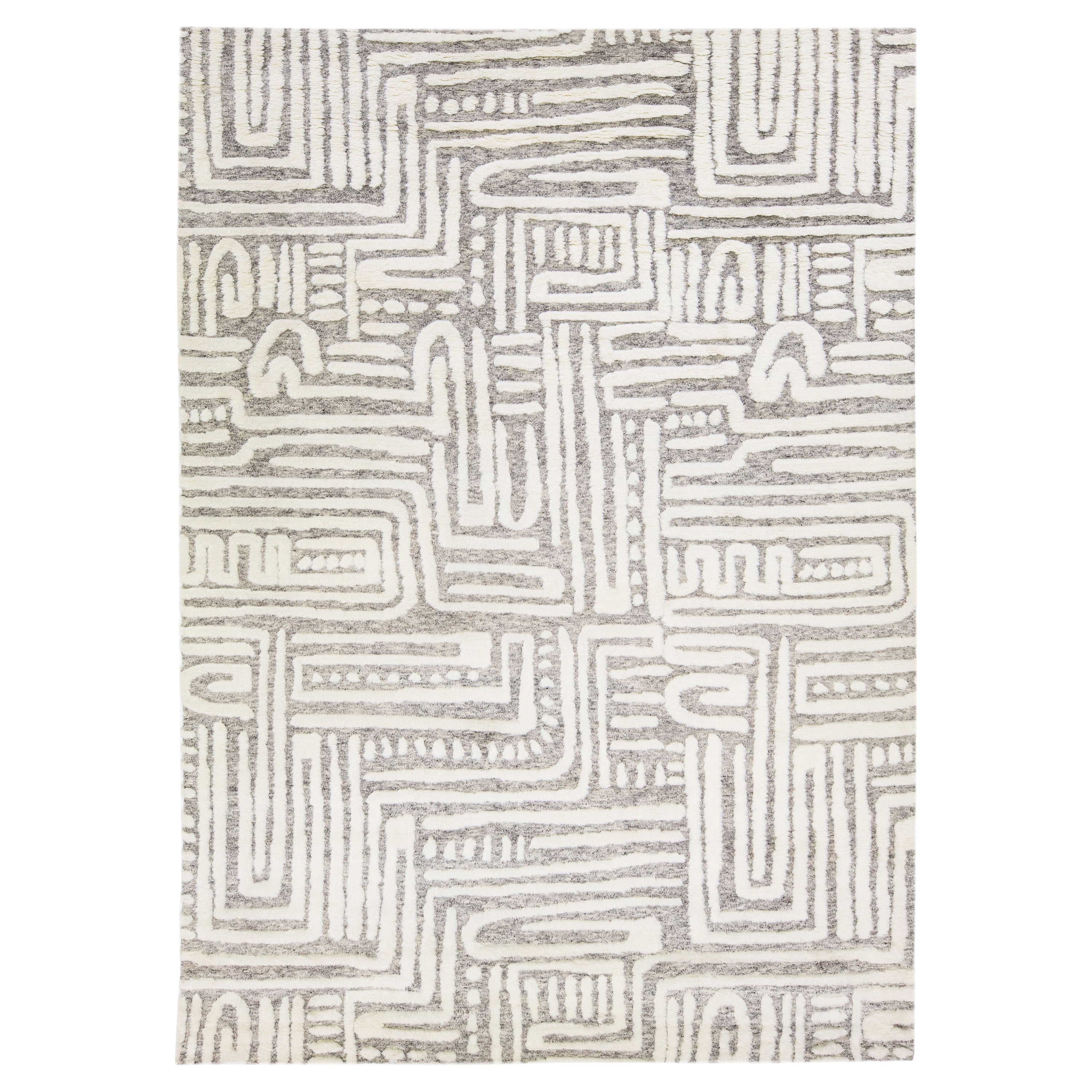 Tapis en laine de style marocain moderne gris clair, fait à la main et conçu de manière abstraite par Apadana