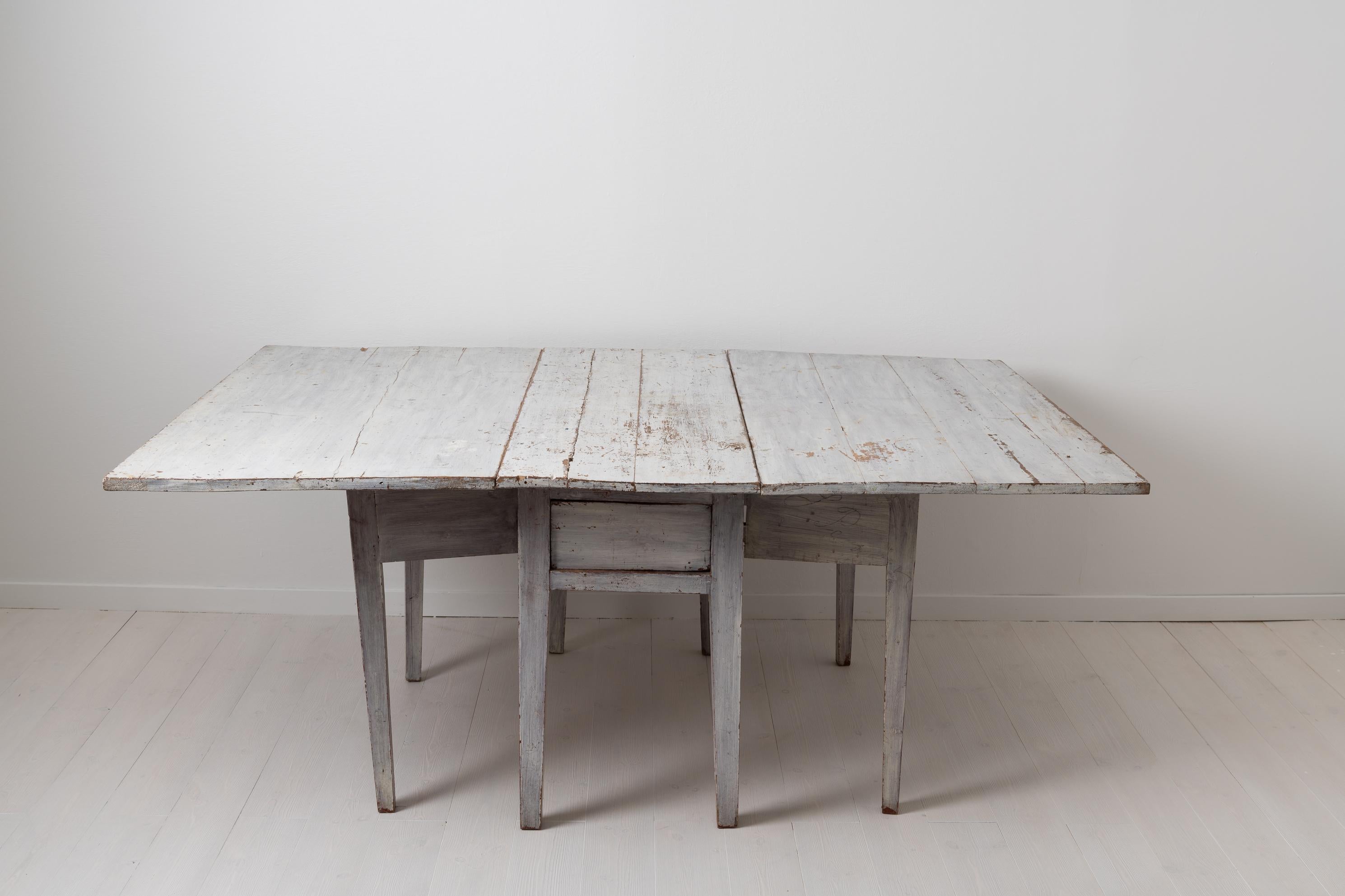 Light Grey Swedish Neoclassical Dining Table For Sale 4