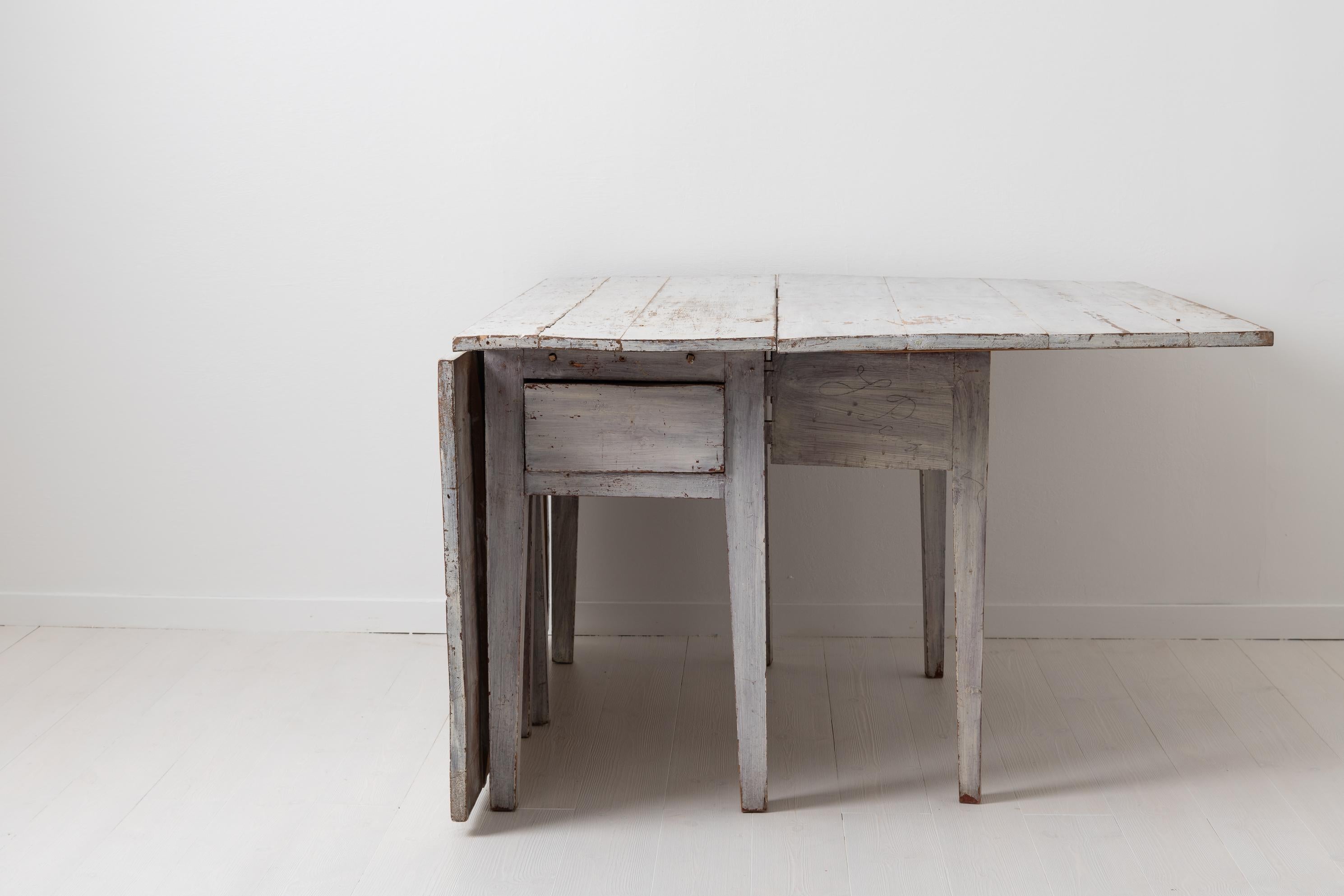 Hand-Crafted Light Grey Swedish Neoclassical Dining Table For Sale